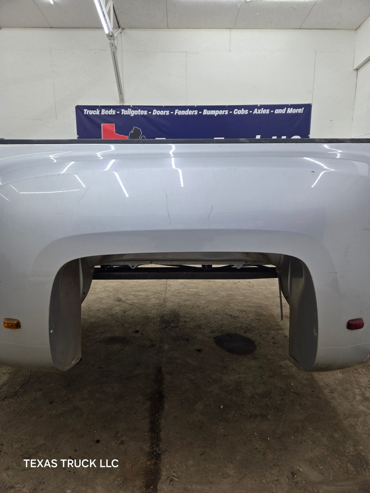 2014-2019 Chevrolet Silverado / GMC Sierra 3500 HD 8' Dually Truck Bed