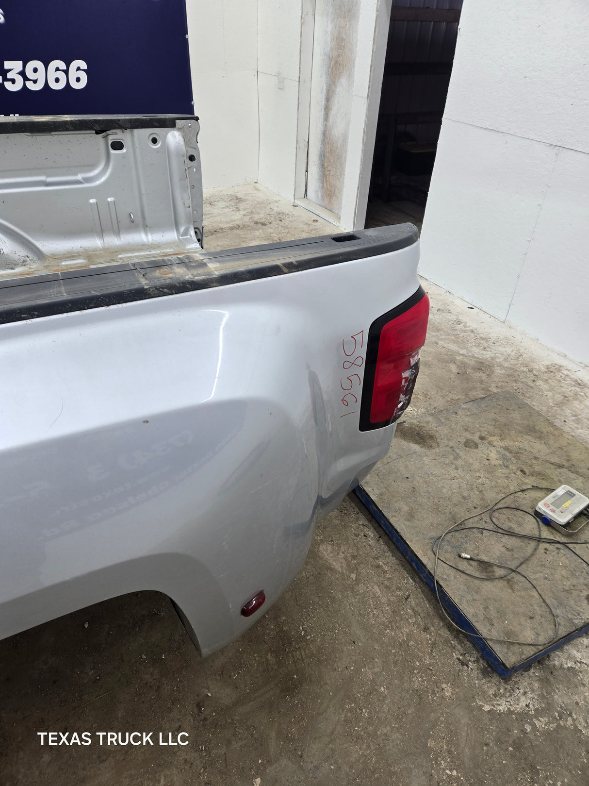 2014-2019 Chevrolet Silverado / GMC Sierra 3500 HD 8' Dually Truck Bed