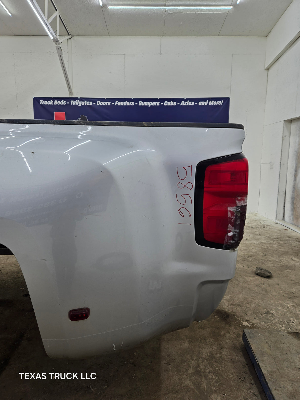 2014-2019 Chevrolet Silverado / GMC Sierra 3500 HD 8' Dually Truck Bed