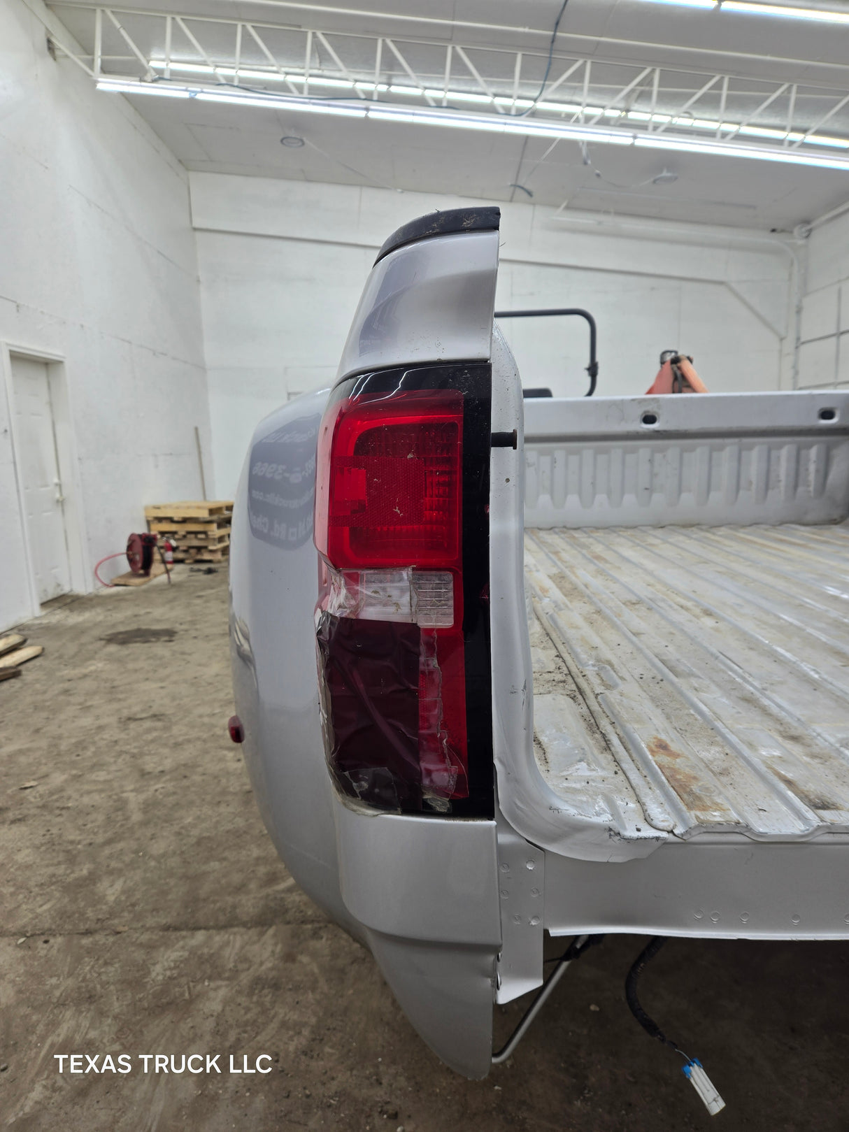 2014-2019 Chevrolet Silverado / GMC Sierra 3500 HD 8' Dually Truck Bed