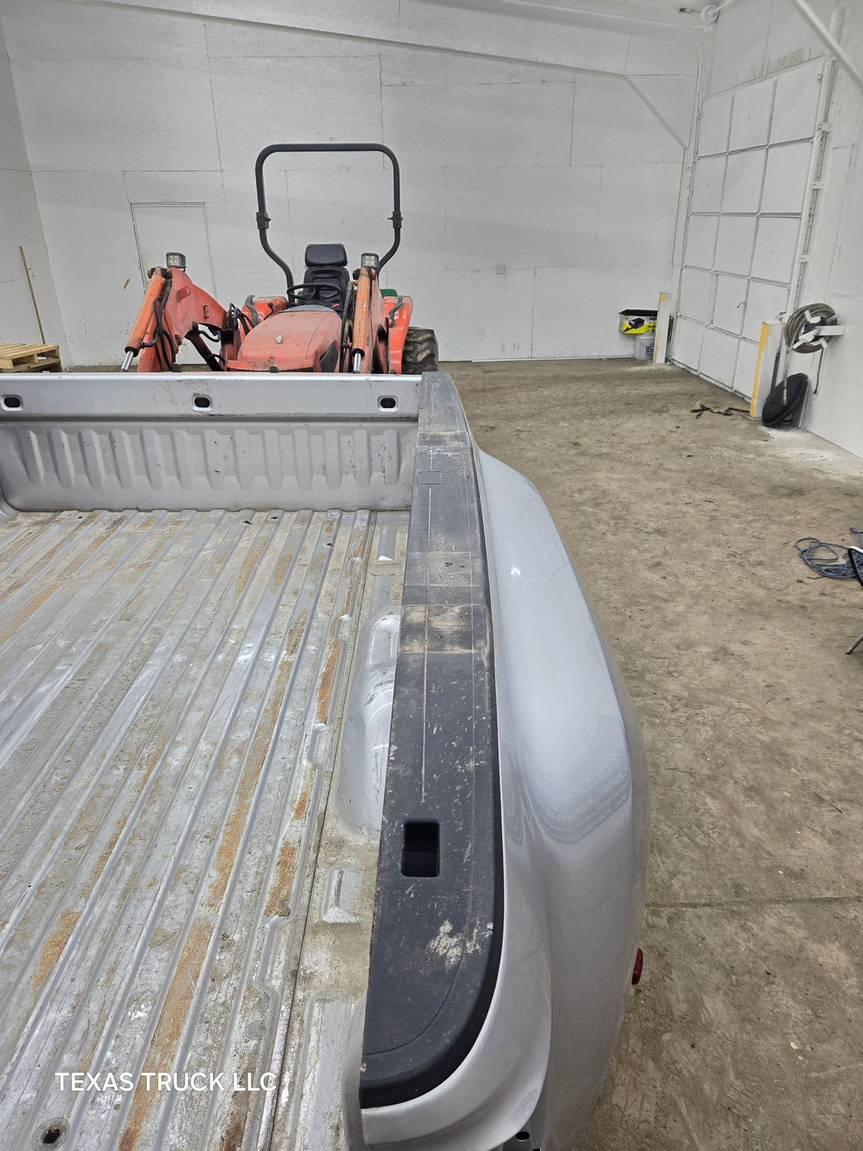 2014-2019 Chevrolet Silverado / GMC Sierra 3500 HD 8' Dually Truck Bed