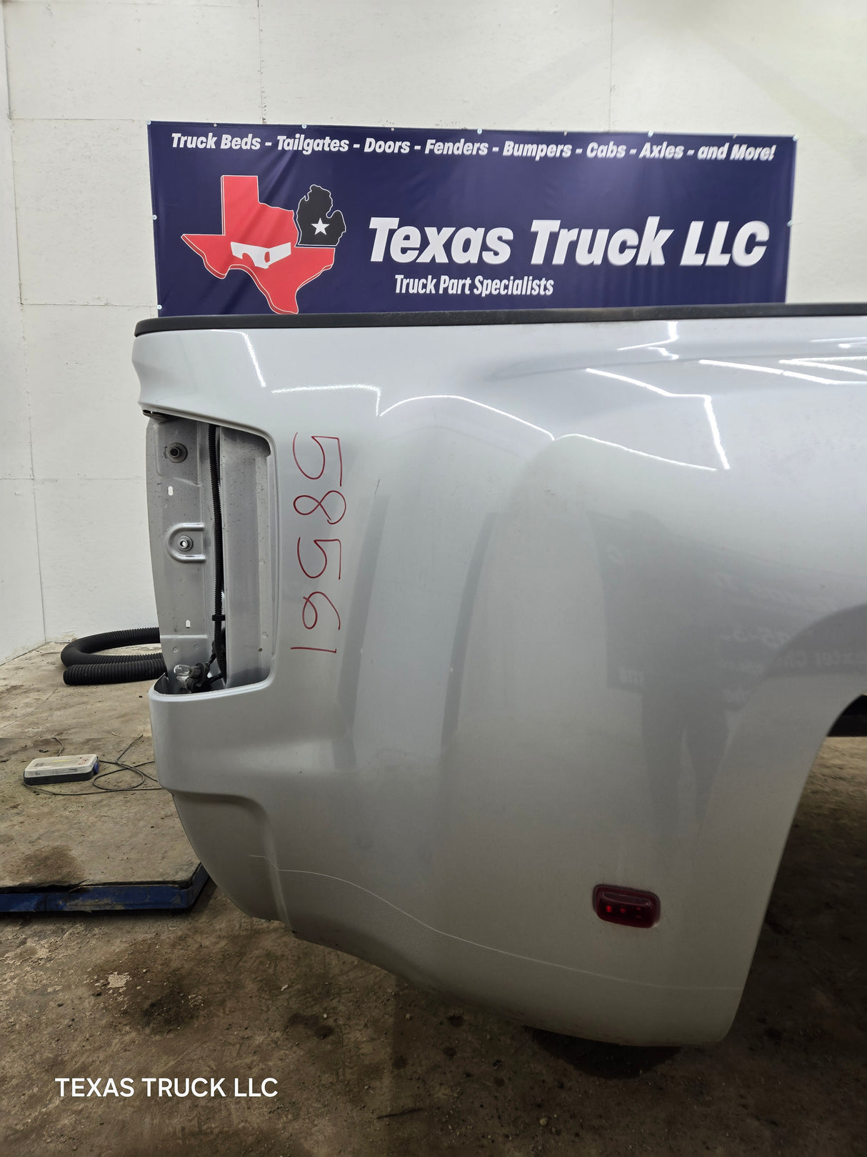 2014-2019 Chevrolet Silverado / GMC Sierra 3500 HD 8' Dually Truck Bed