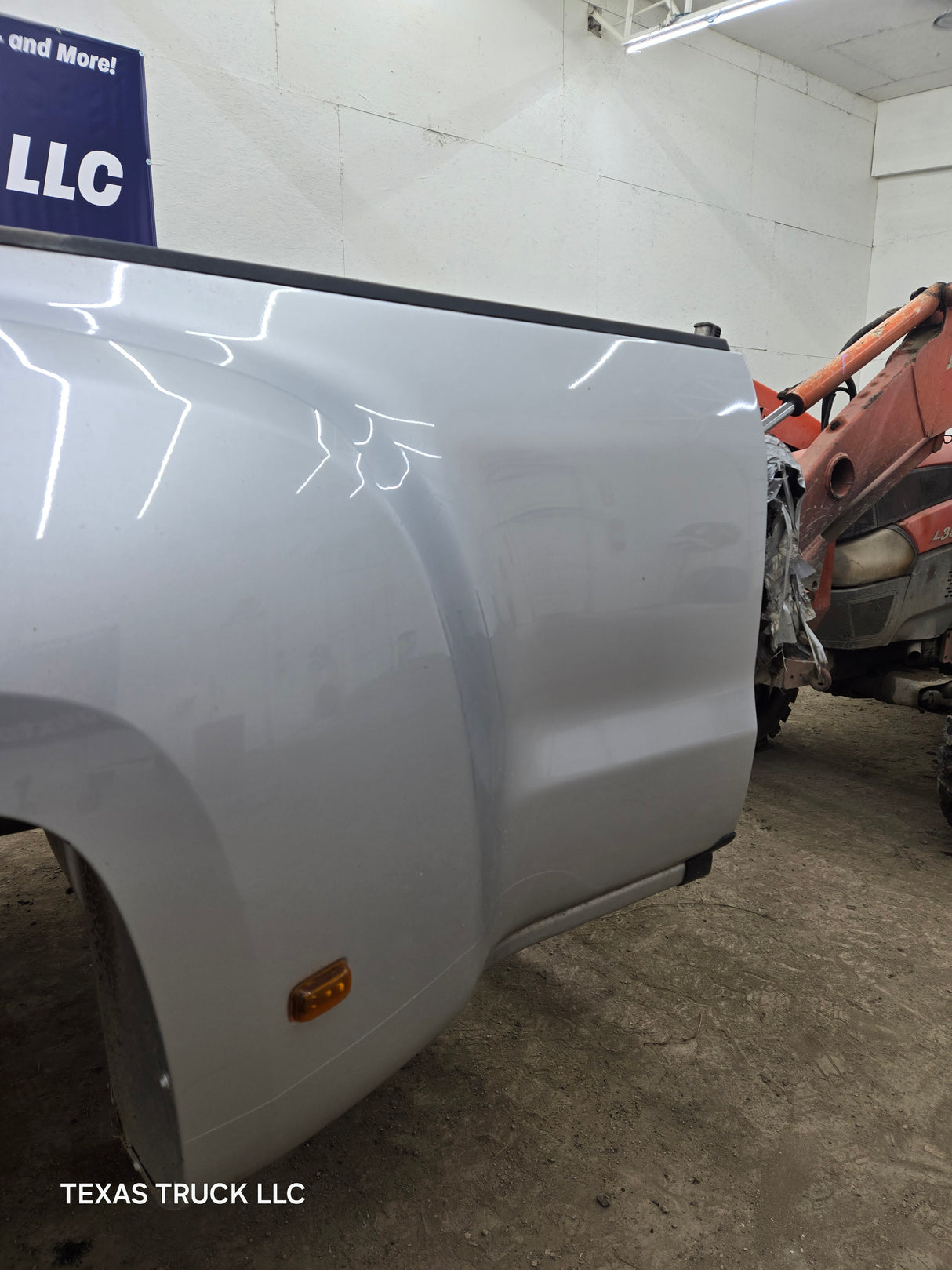 2014-2019 Chevrolet Silverado / GMC Sierra 3500 HD 8' Dually Truck Bed