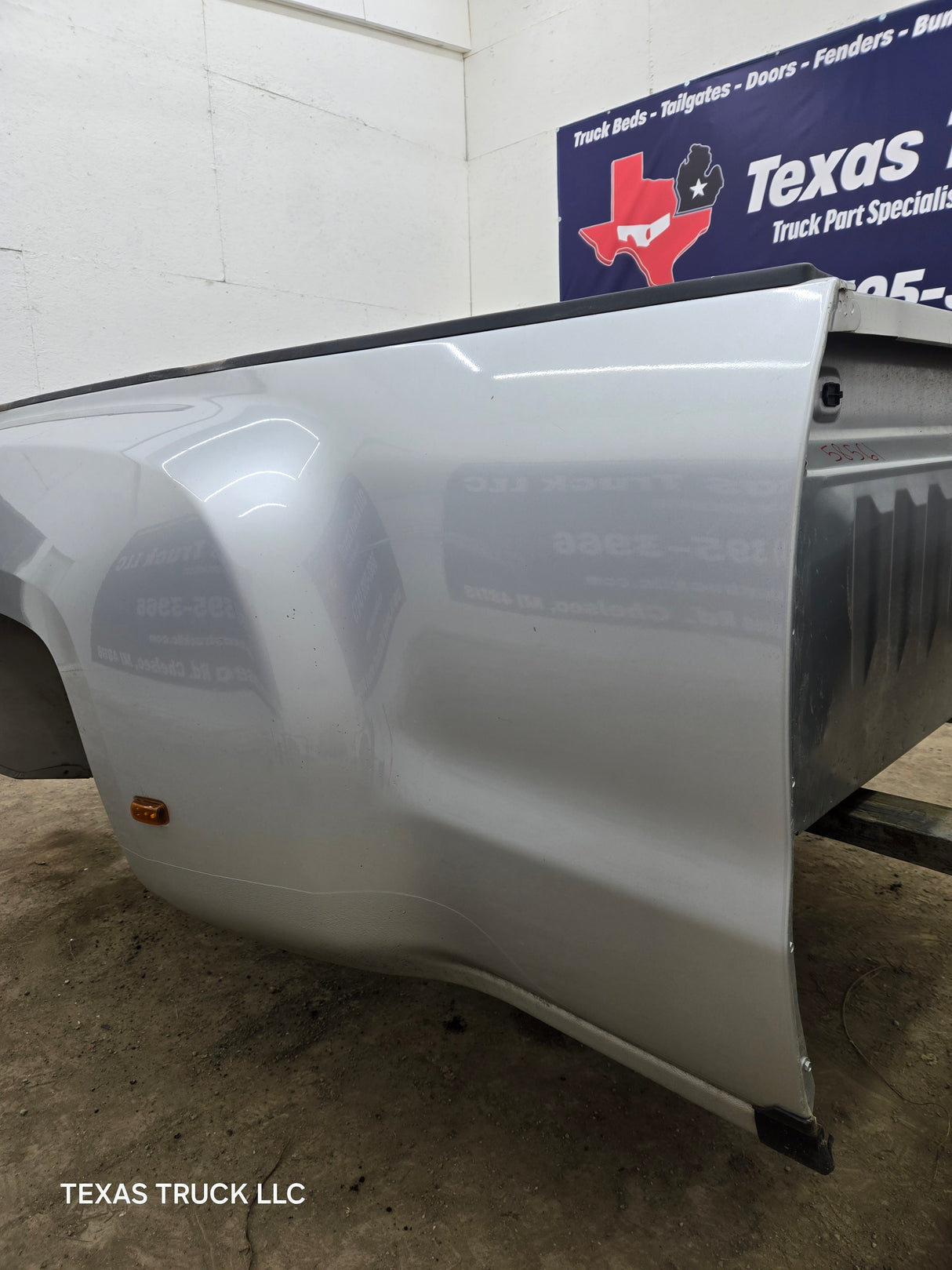 2014-2019 Chevrolet Silverado / GMC Sierra 3500 HD 8' Dually Truck Bed