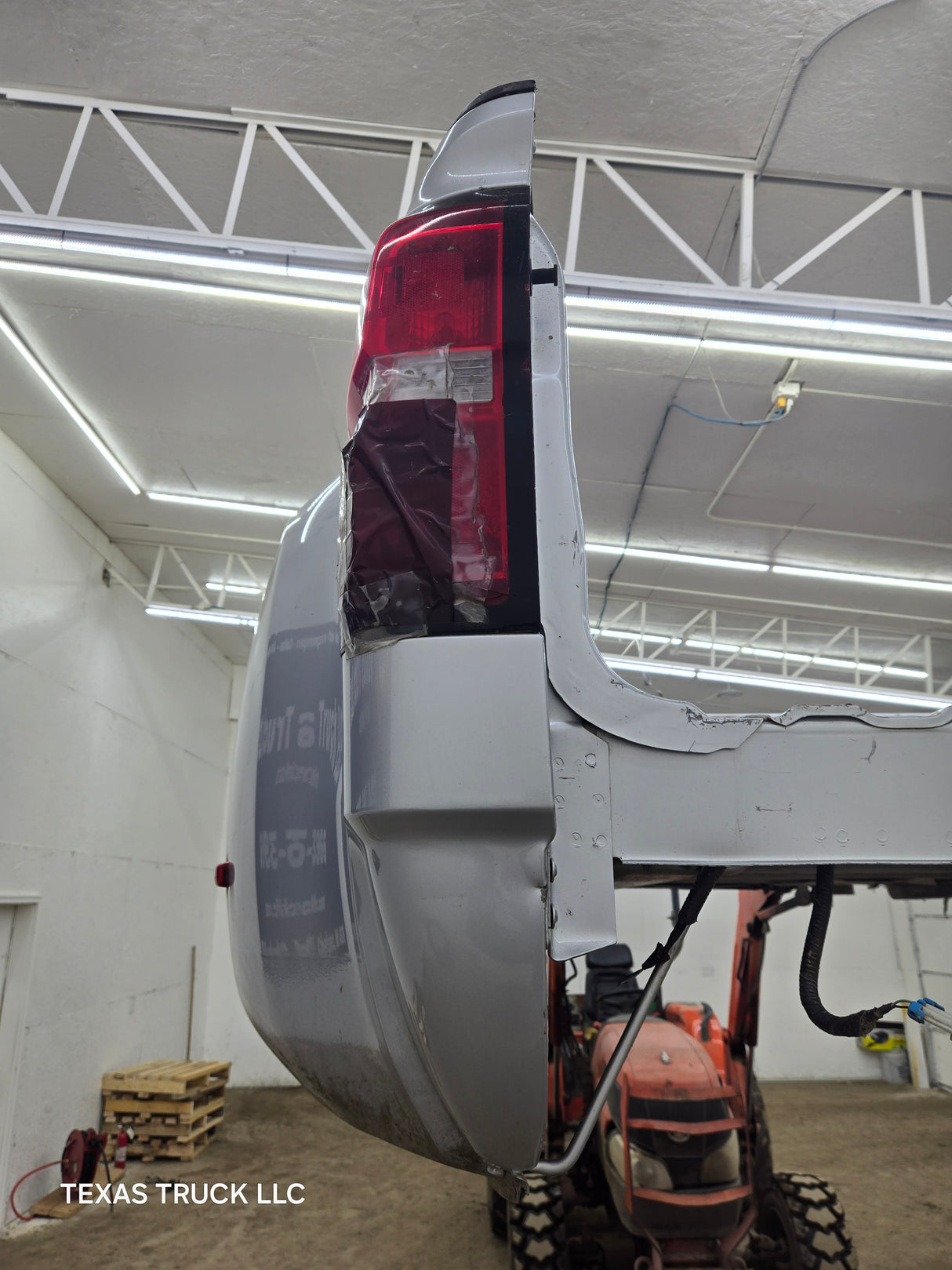2014-2019 Chevrolet Silverado / GMC Sierra 3500 HD 8' Dually Truck Bed