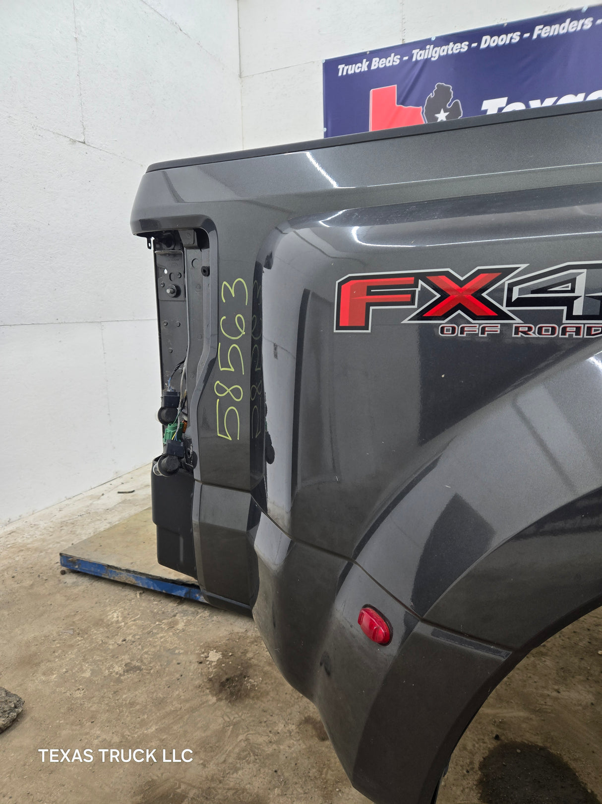 2017-2022 Ford Super Duty F350 F450 F550 8' Dually Bed