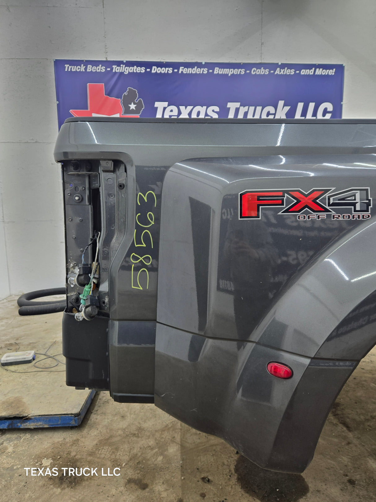 2017-2022 Ford Super Duty F350 F450 F550 8' Dually Bed