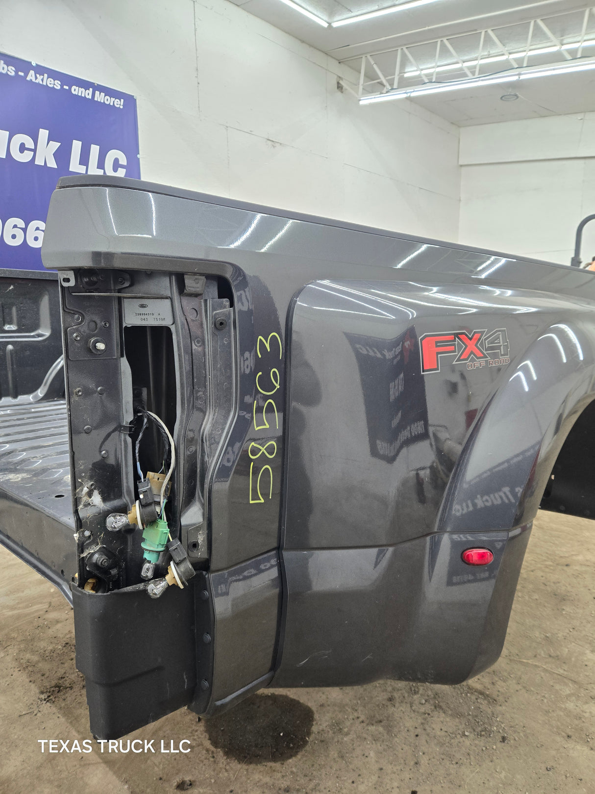 2017-2022 Ford Super Duty F350 F450 F550 8' Dually Bed