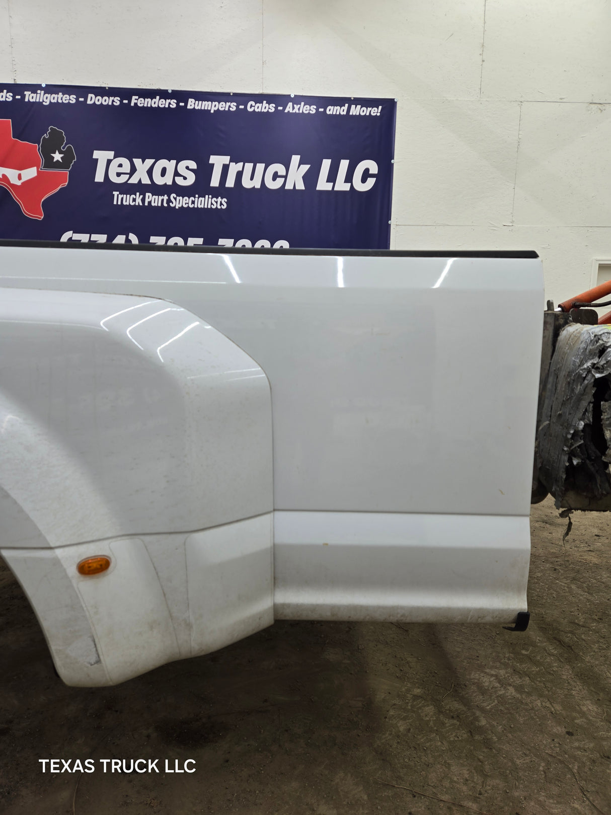 2017-2022 Ford Super Duty F350 F450 F550 8' Dually Bed - Oxford white
