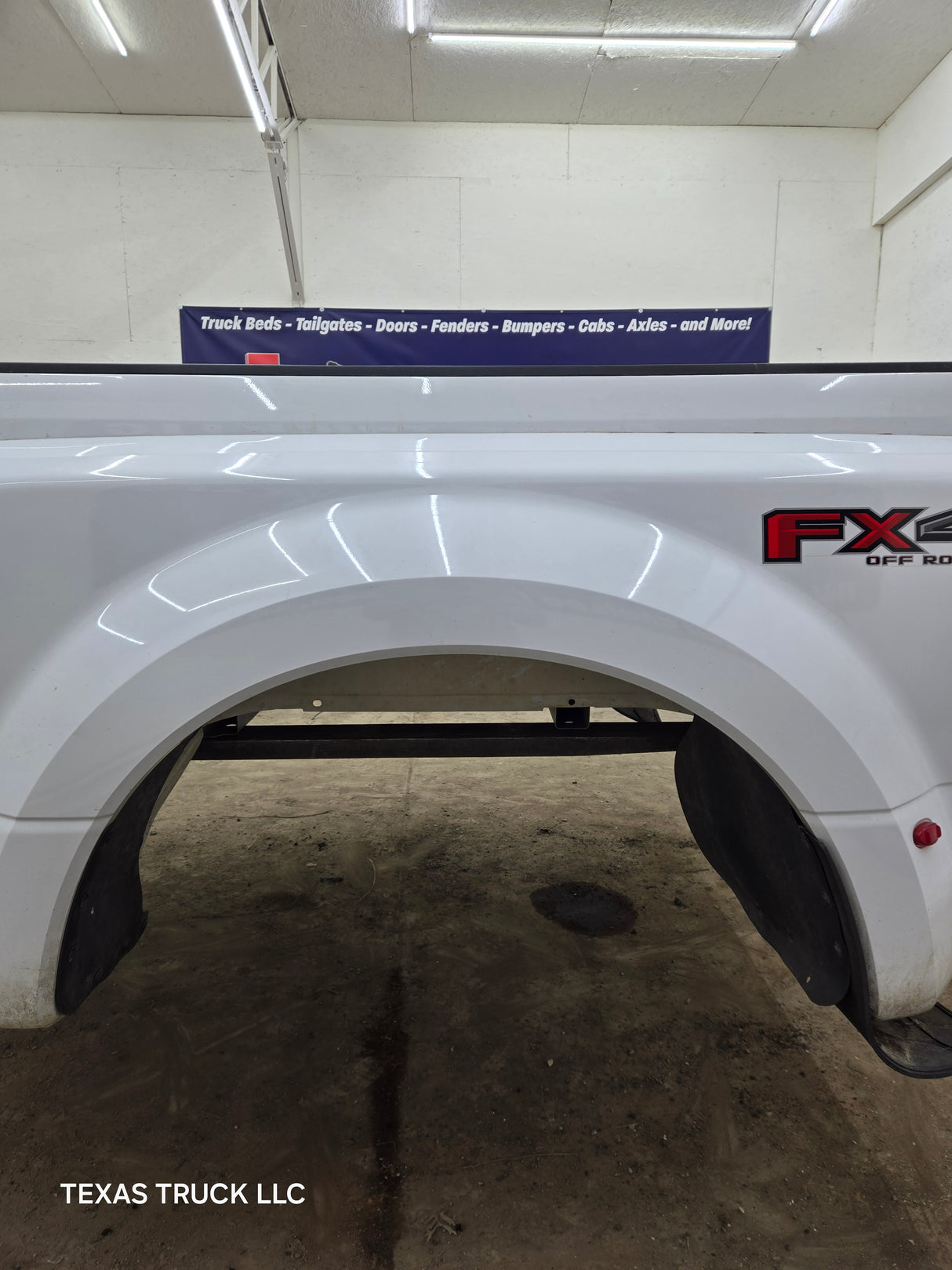 2017-2022 Ford Super Duty F350 F450 F550 8' Dually Bed - Oxford white