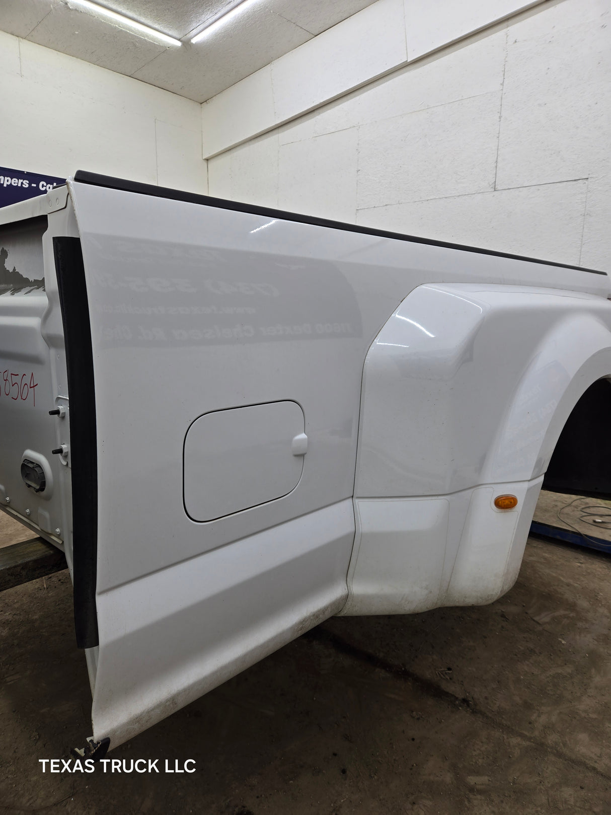 2017-2022 Ford Super Duty F350 F450 F550 8' Dually Bed - Oxford white