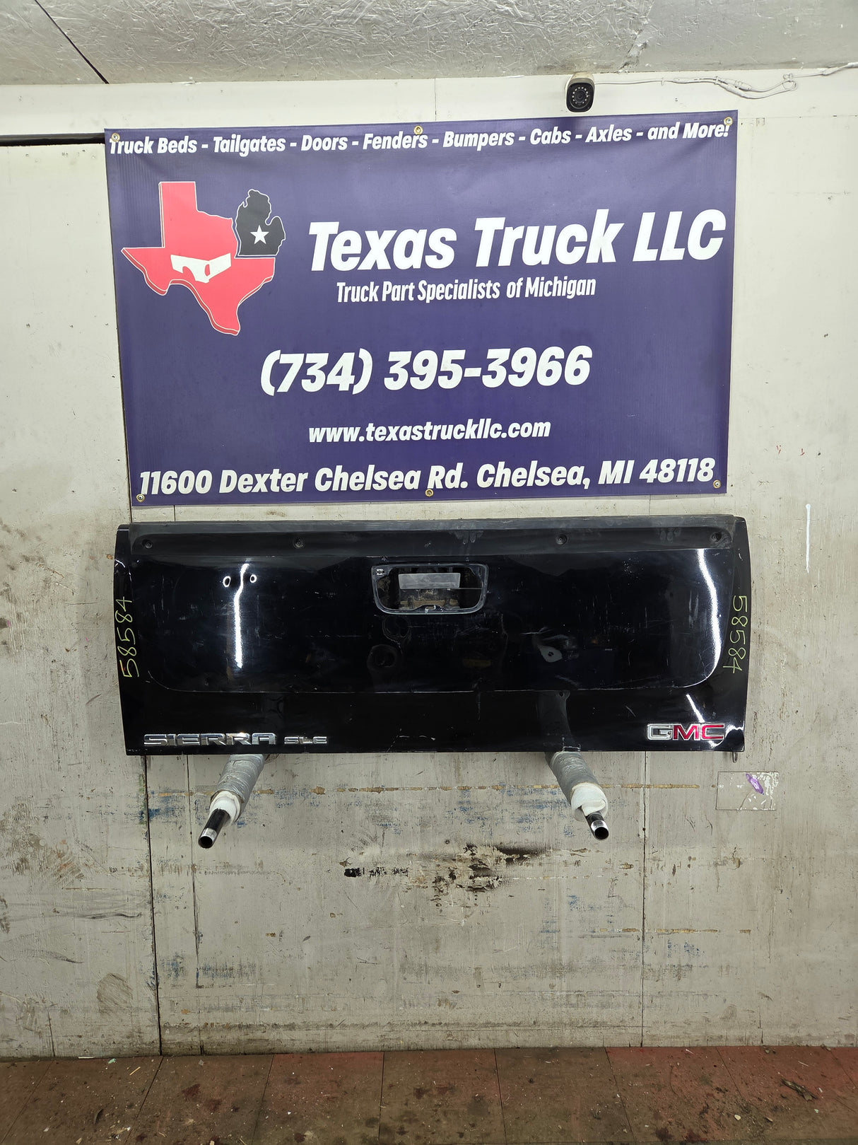 2007-2013 Chevrolet Silverado / GMC Sierra 1500 2500 3500 HD Tailgate