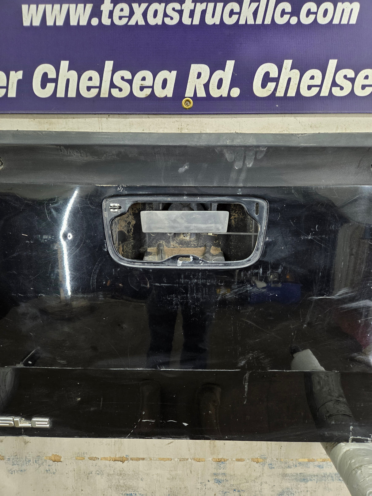 2007-2013 Chevrolet Silverado / GMC Sierra 1500 2500 3500 HD Tailgate