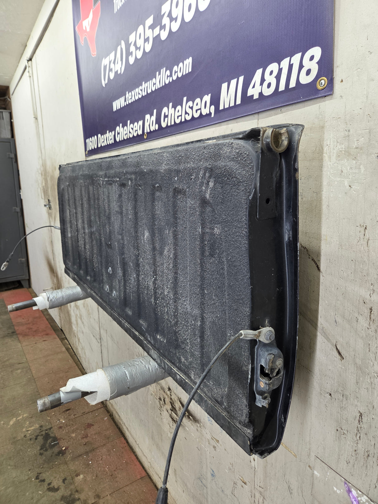 2007-2013 Chevrolet Silverado / GMC Sierra 1500 2500 3500 HD Tailgate