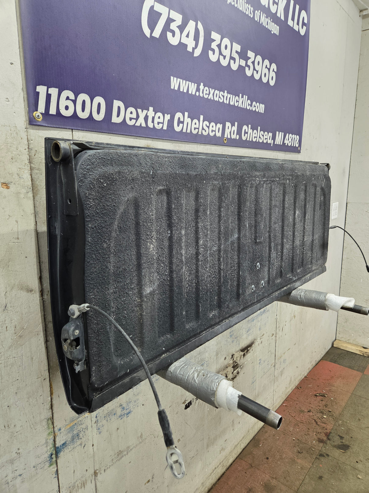 2007-2013 Chevrolet Silverado / GMC Sierra 1500 2500 3500 HD Tailgate