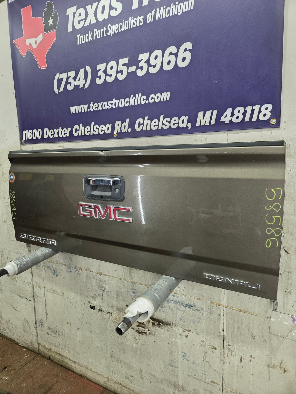 2014-2019 Chevrolet Silverado / GMC Sierra 1500 2500 3500 HD Tailgate