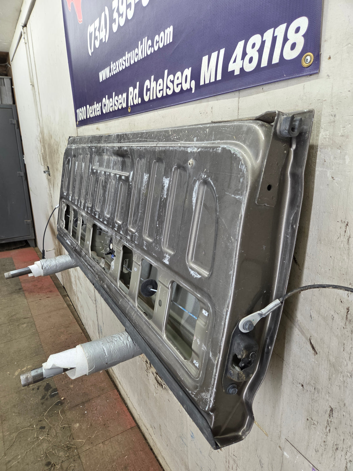 2014-2019 Chevrolet Silverado / GMC Sierra 1500 2500 3500 HD Tailgate