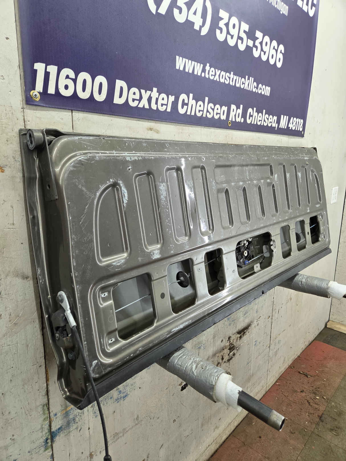 2014-2019 Chevrolet Silverado / GMC Sierra 1500 2500 3500 HD Tailgate