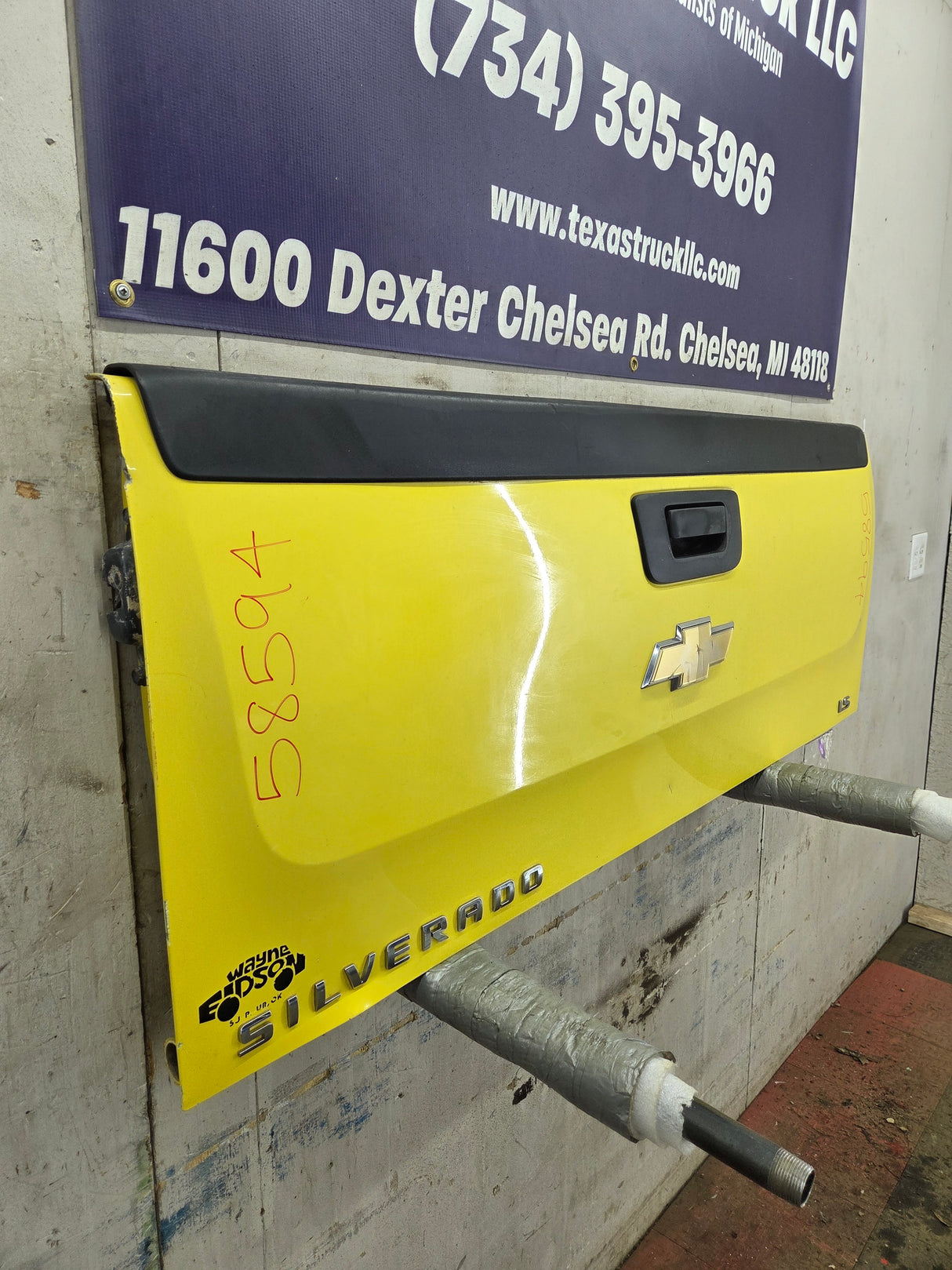 2007-2013 Chevrolet Silverado / GMC Sierra 1500 2500 3500 HD Tailgate