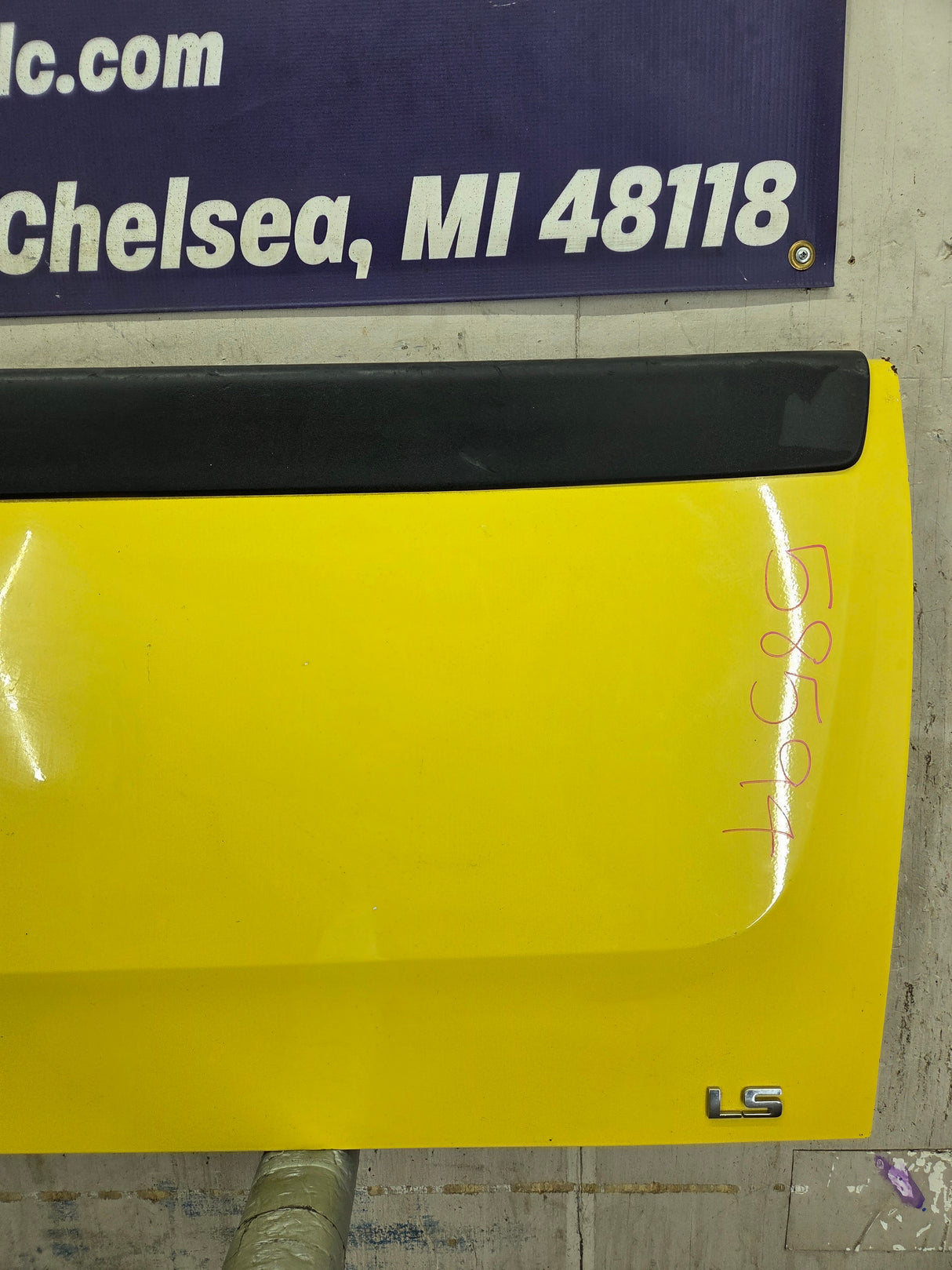 2007-2013 Chevrolet Silverado / GMC Sierra 1500 2500 3500 HD Tailgate