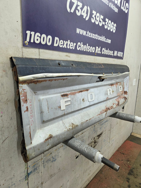 1980-1997 Bullnose / Bricknose / OBS Ford F100 F150 F250 F350 Tailgate *DAMAGE