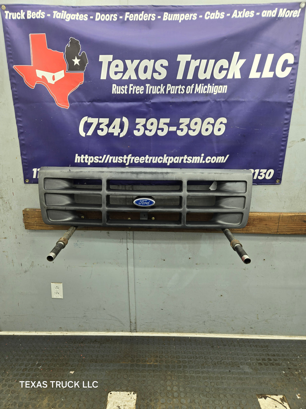 1992-1997 Ford F150 F250 F350 F450 F550 Grill