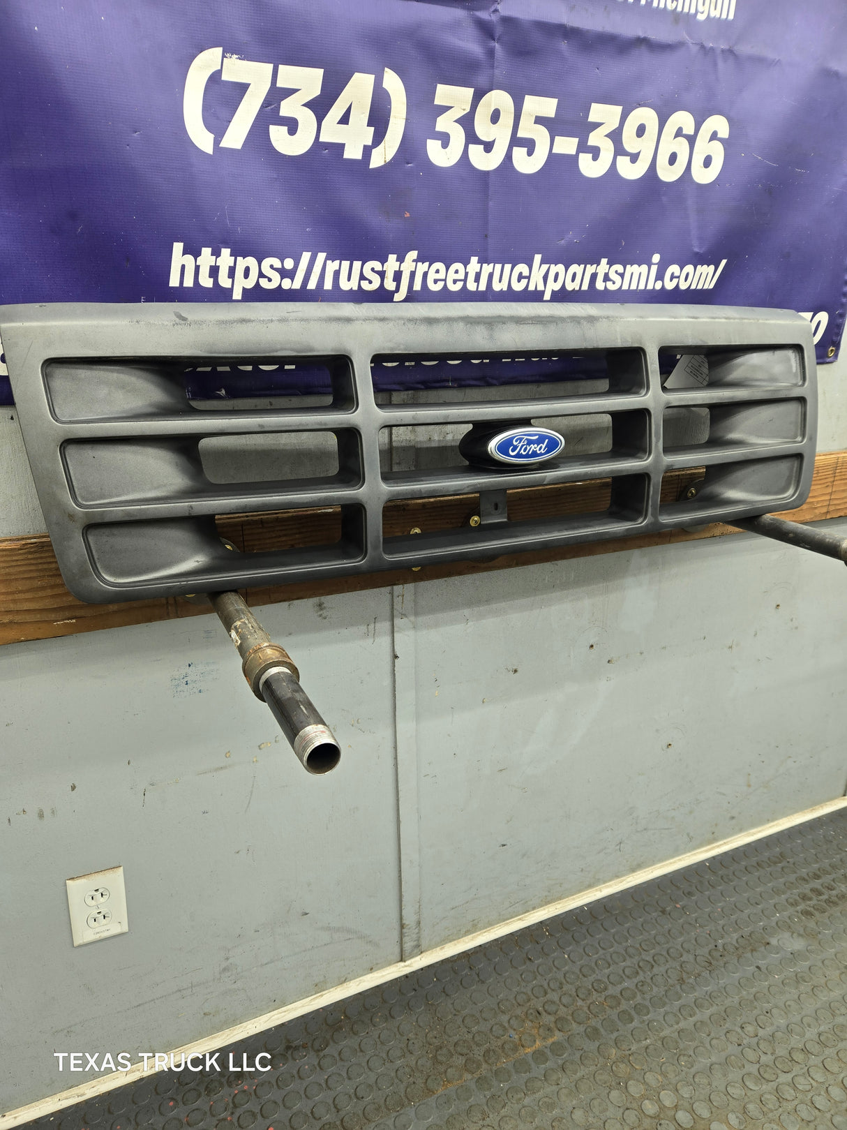 1992-1997 Ford F150 F250 F350 F450 F550 Grill