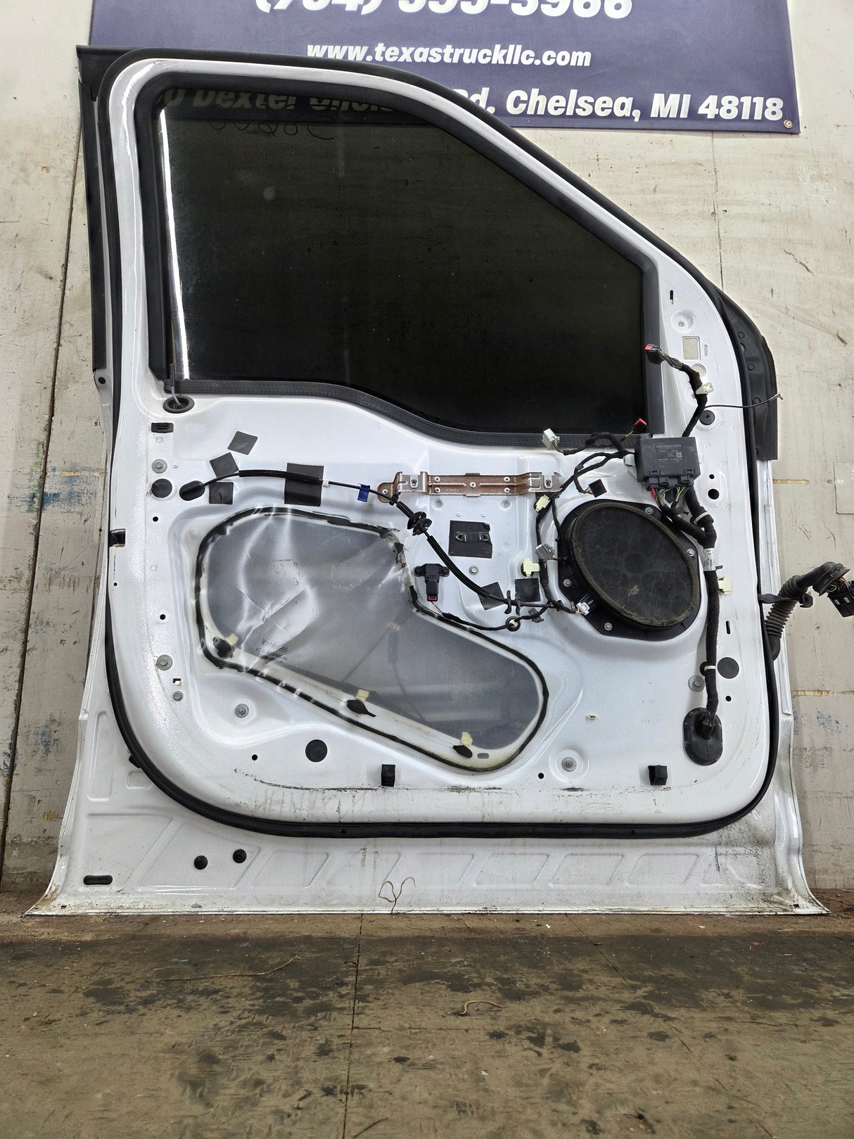 2015-2022 Ford F150 / Super Duty Driver Front Door LH F250 F350 F450 F550