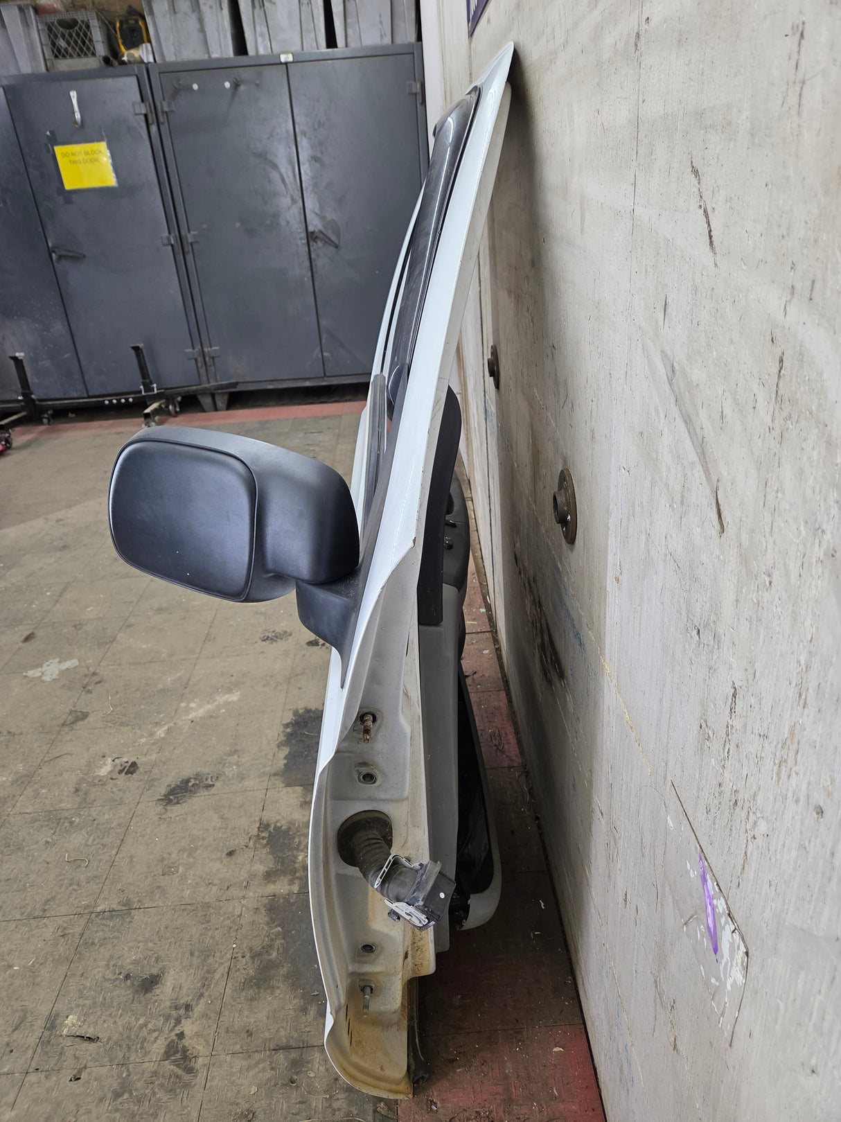 1999-2011 Ford Super Duty / Excursion Front Passenger Side RH Door F250 F350 F450 F550