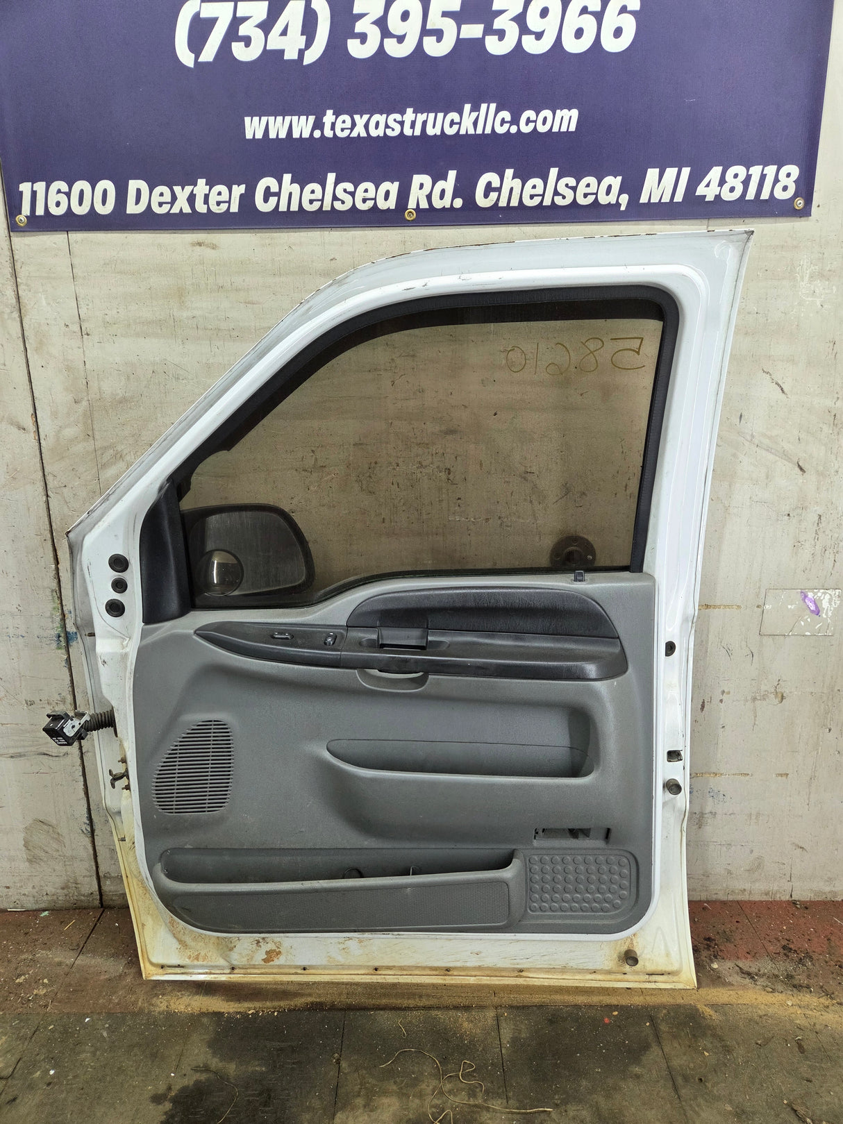1999-2011 Ford Super Duty / Excursion Front Passenger Side RH Door F250 F350 F450 F550