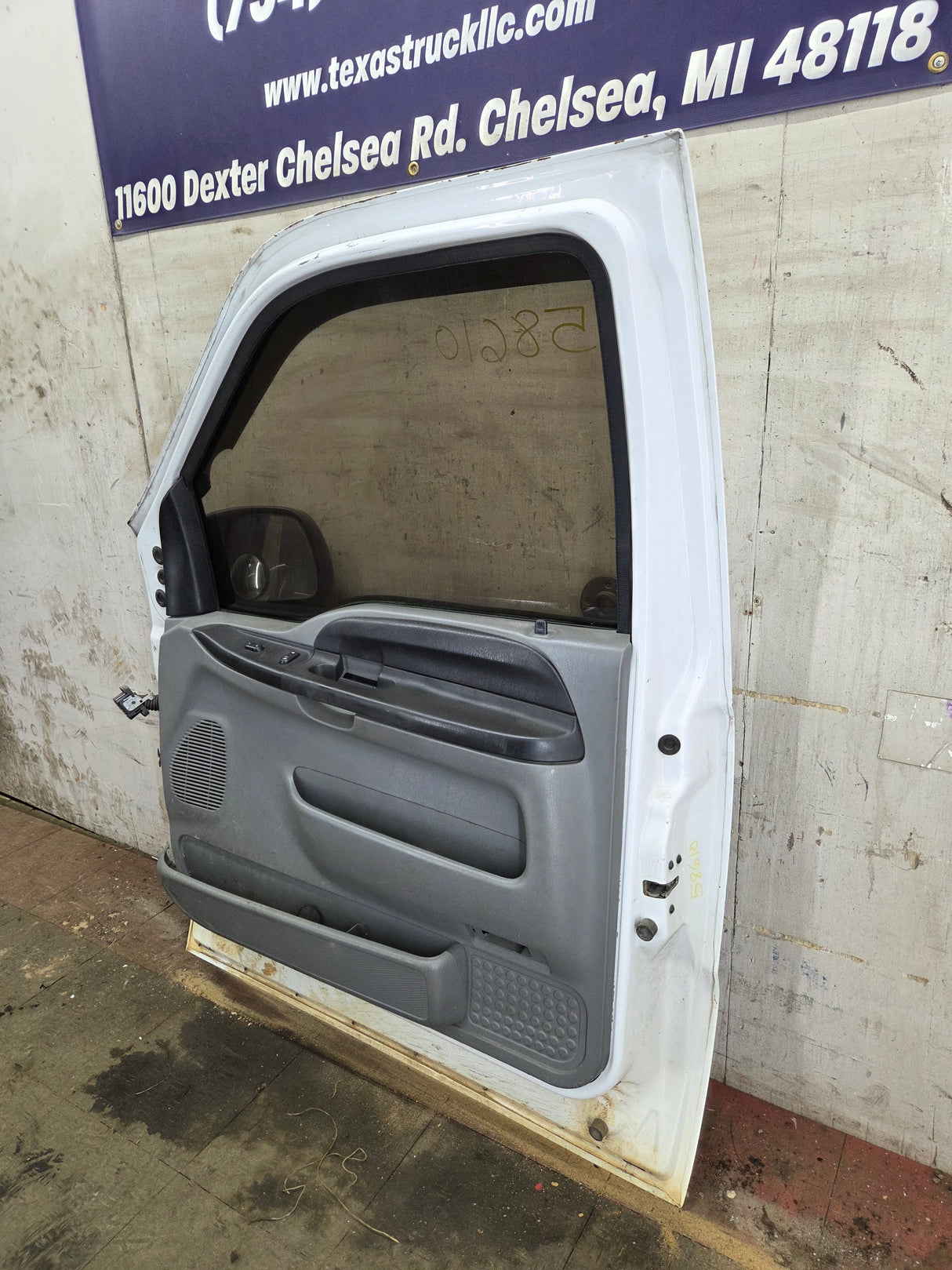 1999-2011 Ford Super Duty / Excursion Front Passenger Side RH Door F250 F350 F450 F550