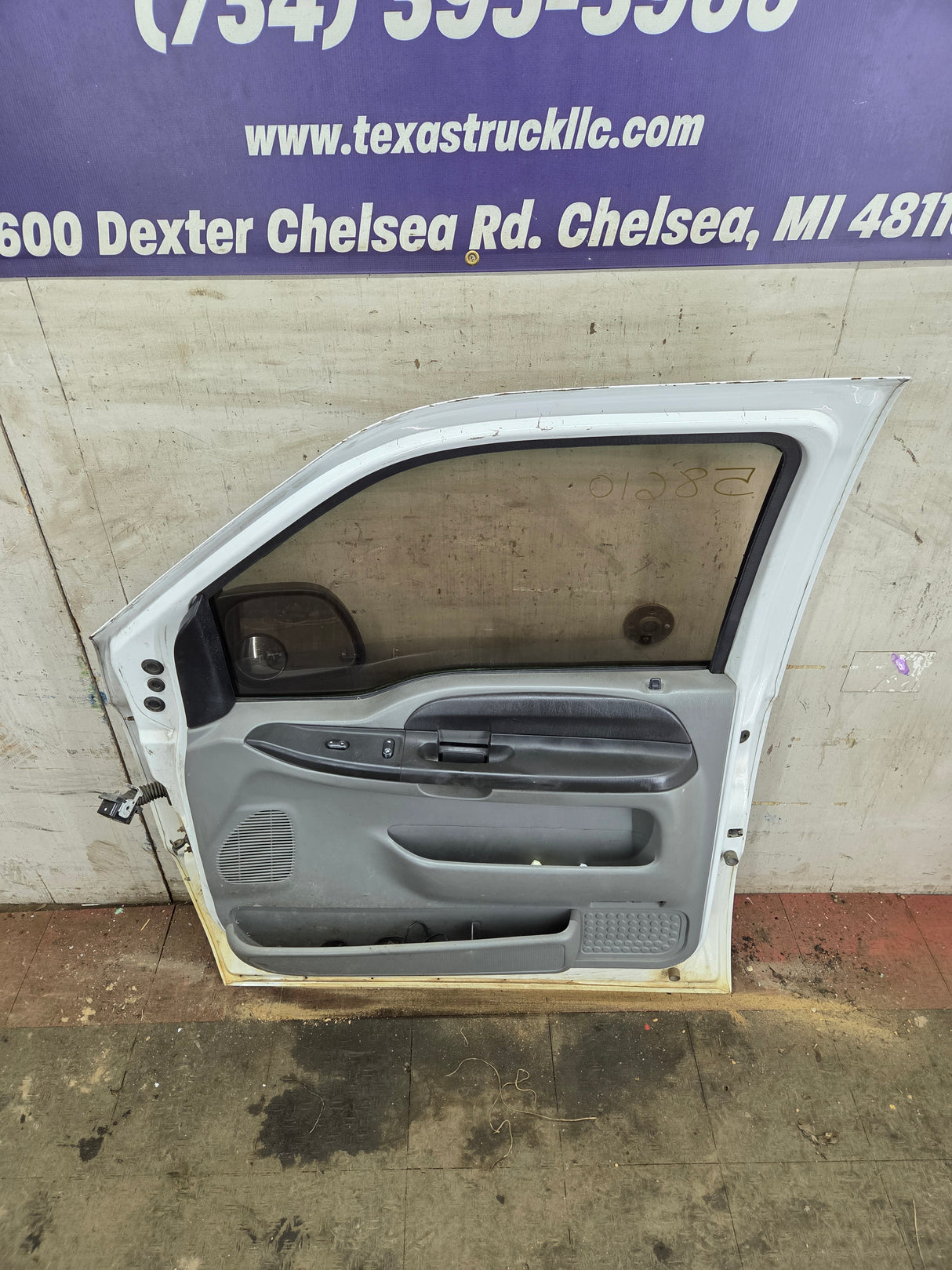 1999-2011 Ford Super Duty / Excursion Front Passenger Side RH Door F250 F350 F450 F550