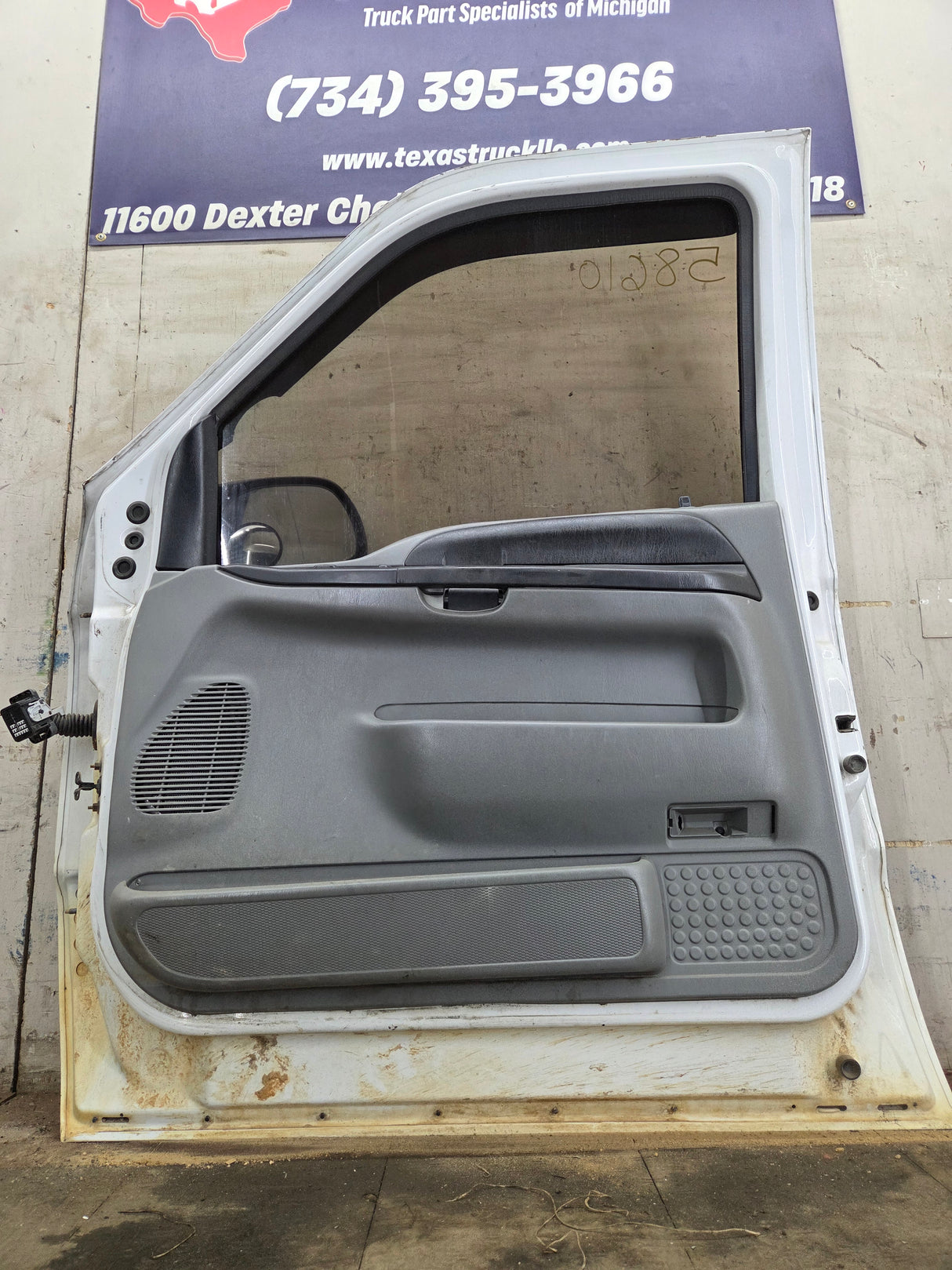 1999-2011 Ford Super Duty / Excursion Front Passenger Side RH Door F250 F350 F450 F550