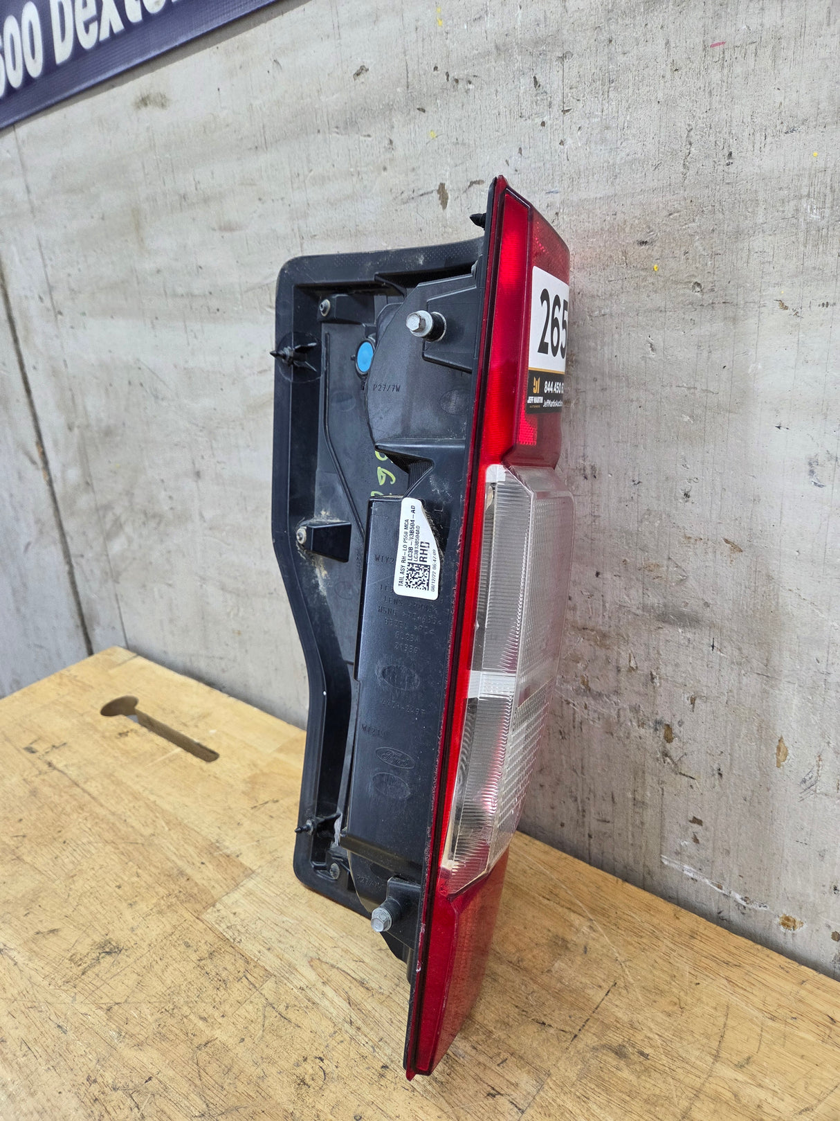 2020-2022 Ford Super Duty F250 F350 F450 F550 RH Passenger Side Tail Light Halogen LC3B-13B504-AD