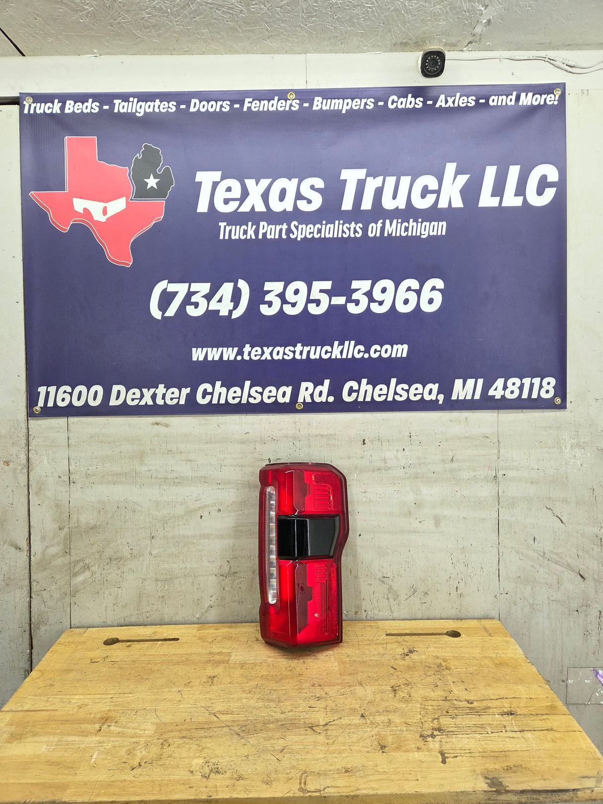 2023-2026 Ford Super Duty F250 F350 RH Incandescent Passenger Side Tail Light With Bliss PC3B-13B504-BJ