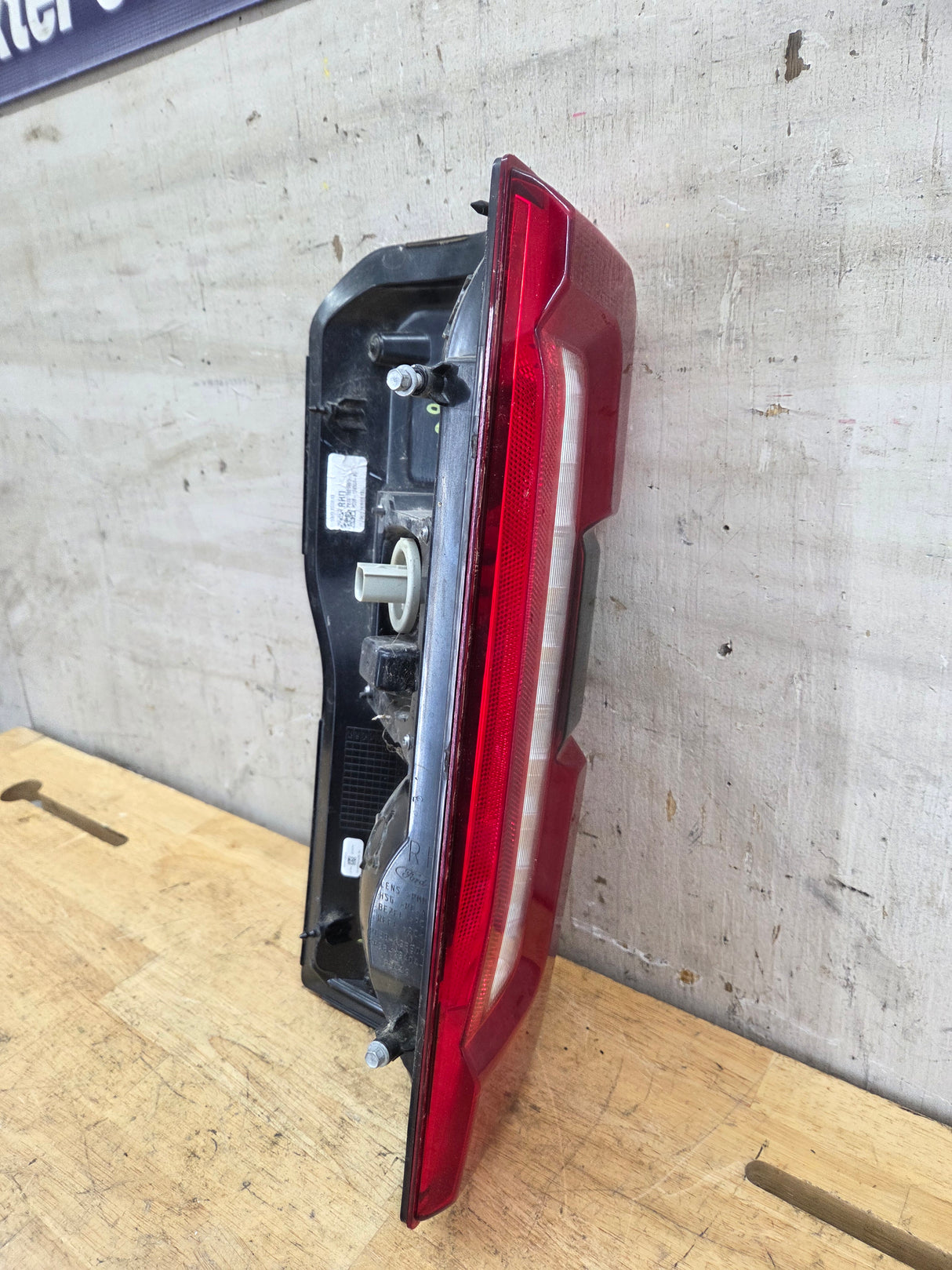 2023-2026 Ford Super Duty F250 F350 RH Incandescent Passenger Side Tail Light With Bliss PC3B-13B504-BJ