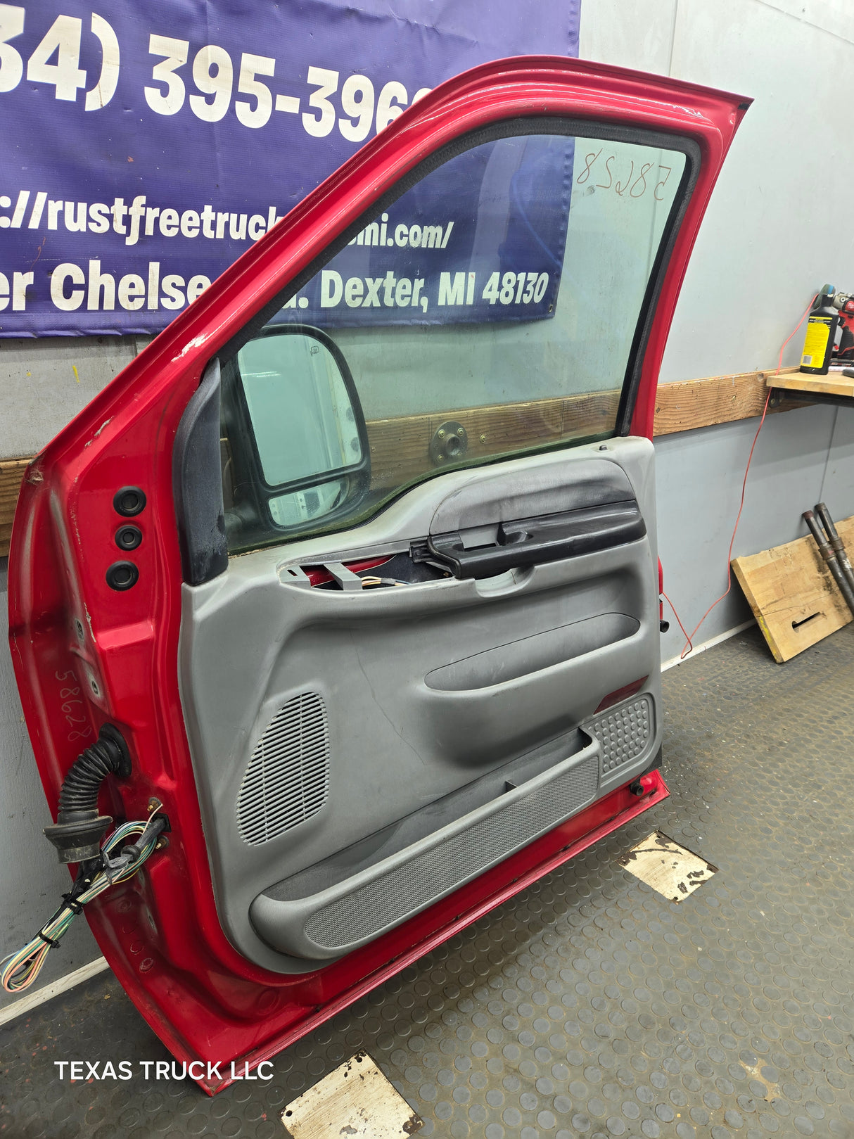 1999-2011 Ford Super Duty / Excursion Front Passenger RH Door F250 F350 F450 F550