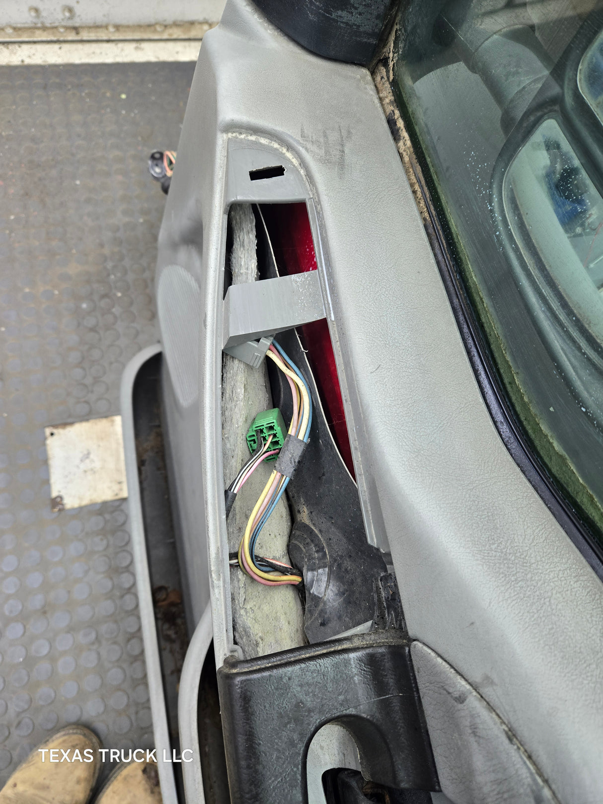 1999-2011 Ford Super Duty / Excursion Front Passenger RH Door F250 F350 F450 F550