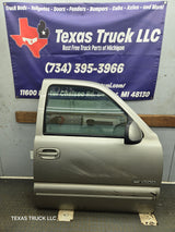 1999-2006 Chevrolet Silverado / GMC Sierra 1500 2500 3500 HD Front Passenger Side Door RH