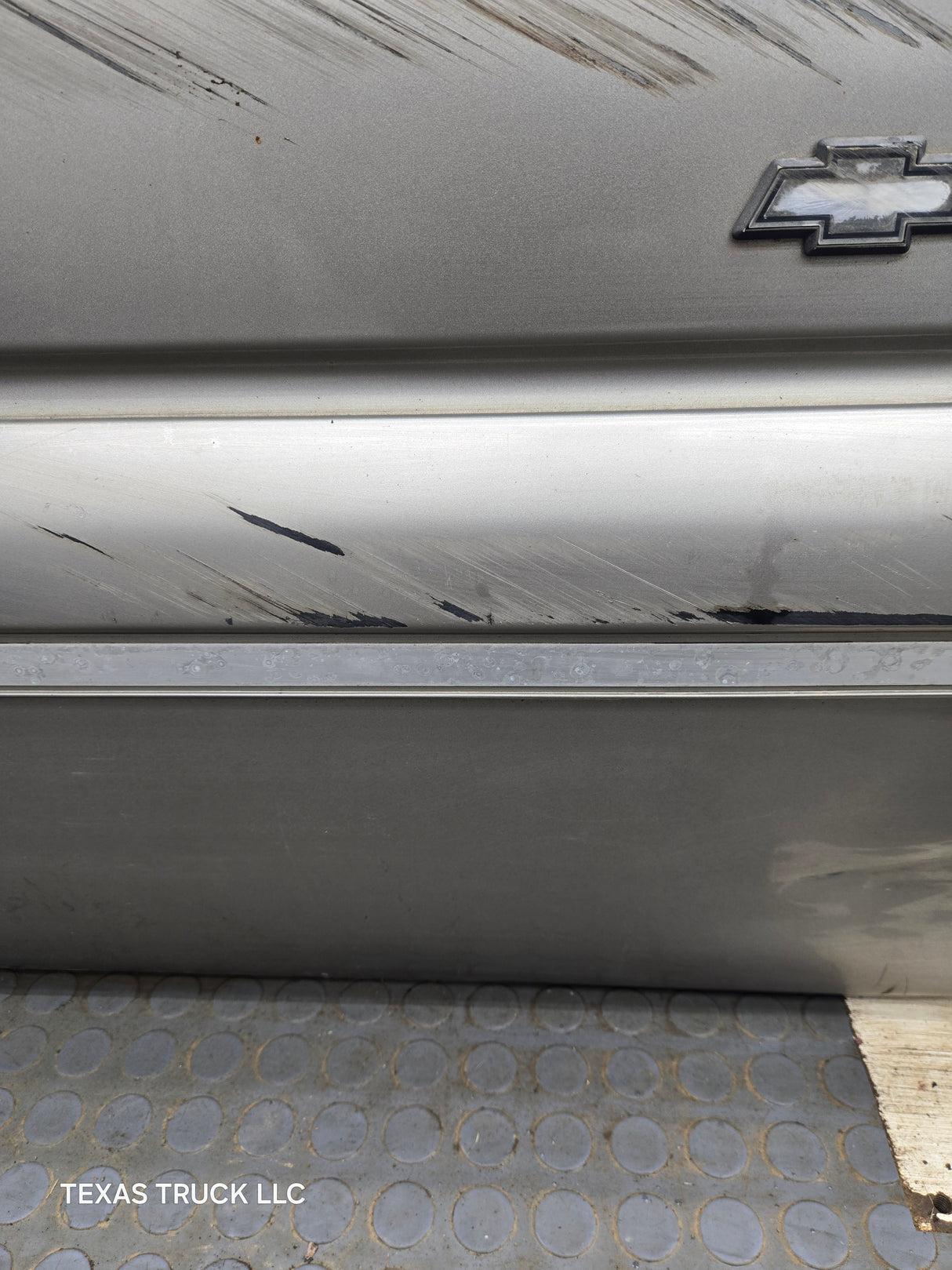 1999-2006 Chevrolet Silverado / GMC Sierra 1500 2500 3500 HD Front Passenger Side Door RH