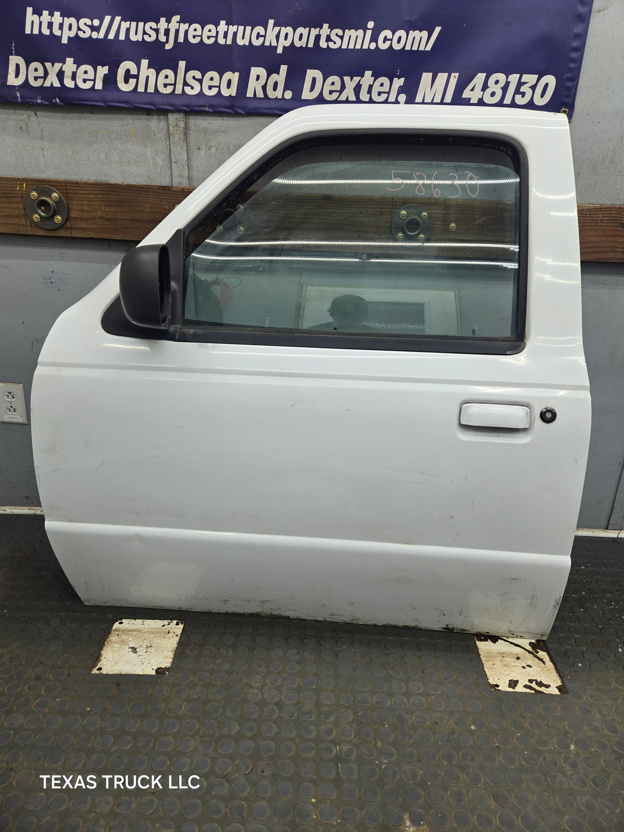 2003-2005 Ford Ranger Driver Side Front Left Hand Door
