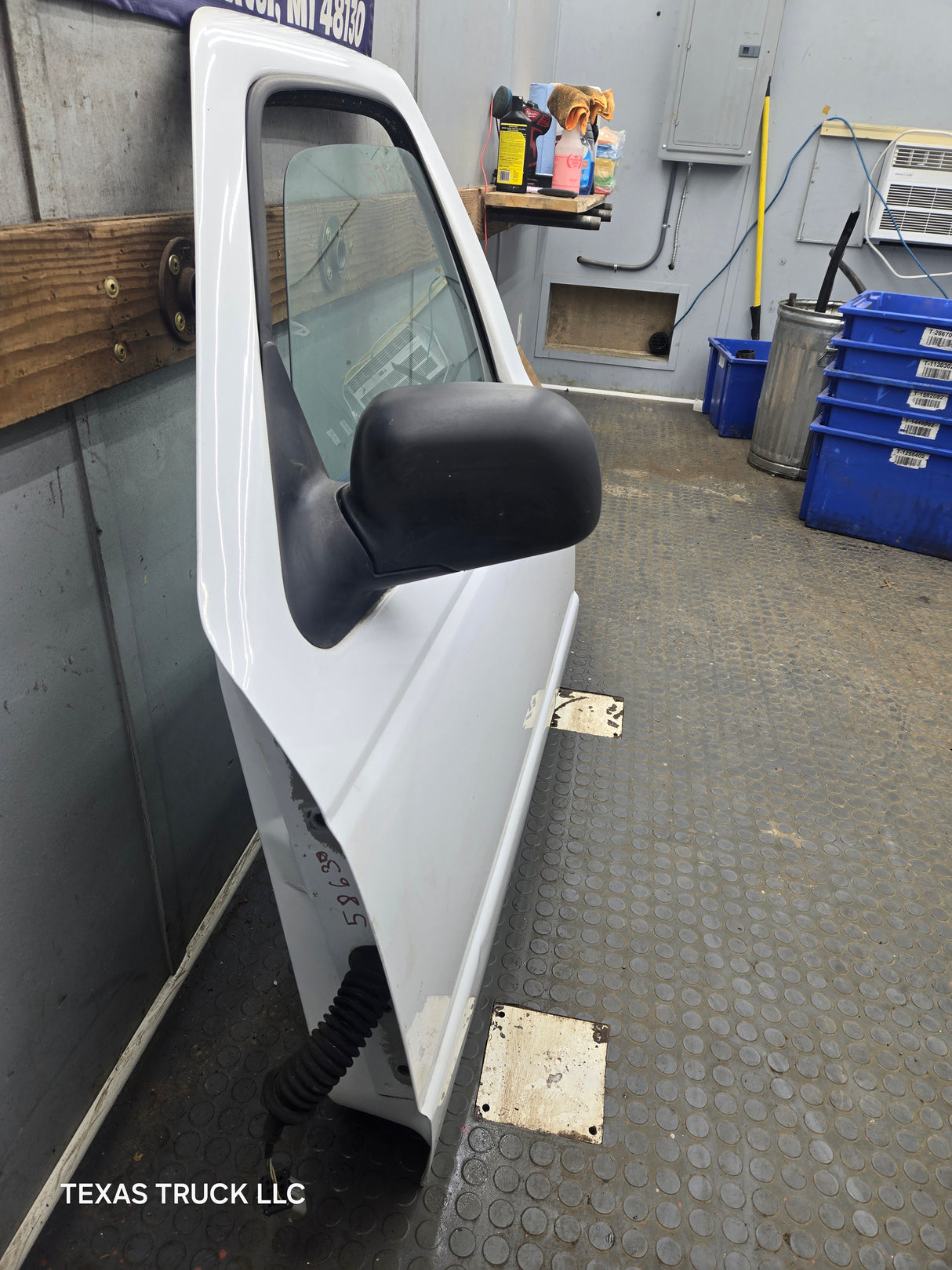 2003-2005 Ford Ranger Driver Side Front Left Hand Door