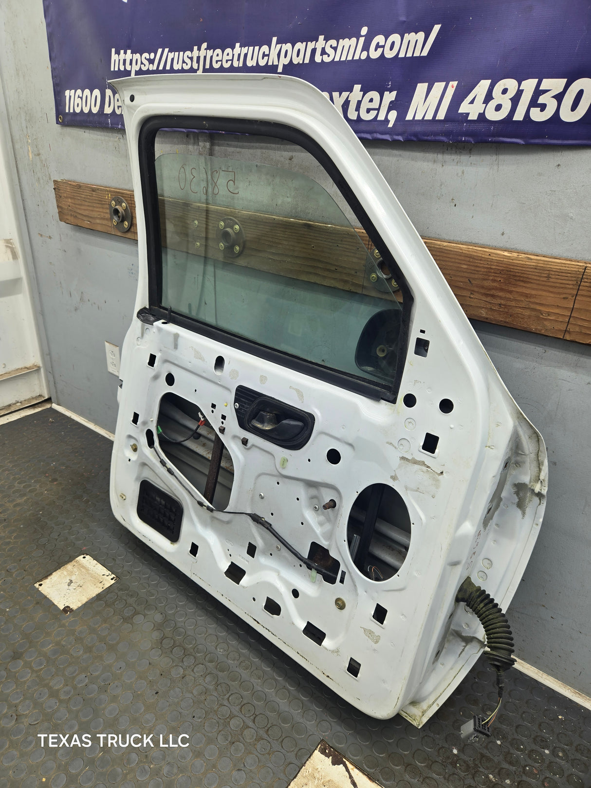 2003-2005 Ford Ranger Driver Side Front Left Hand Door