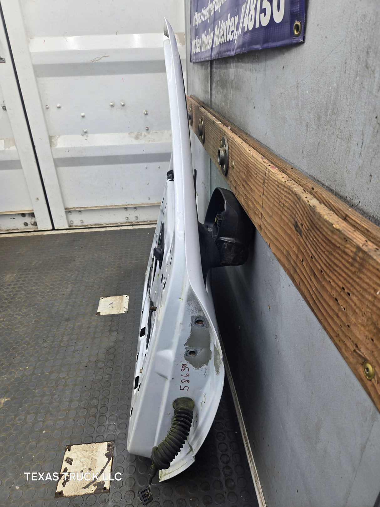 2003-2005 Ford Ranger Driver Side Front Left Hand Door
