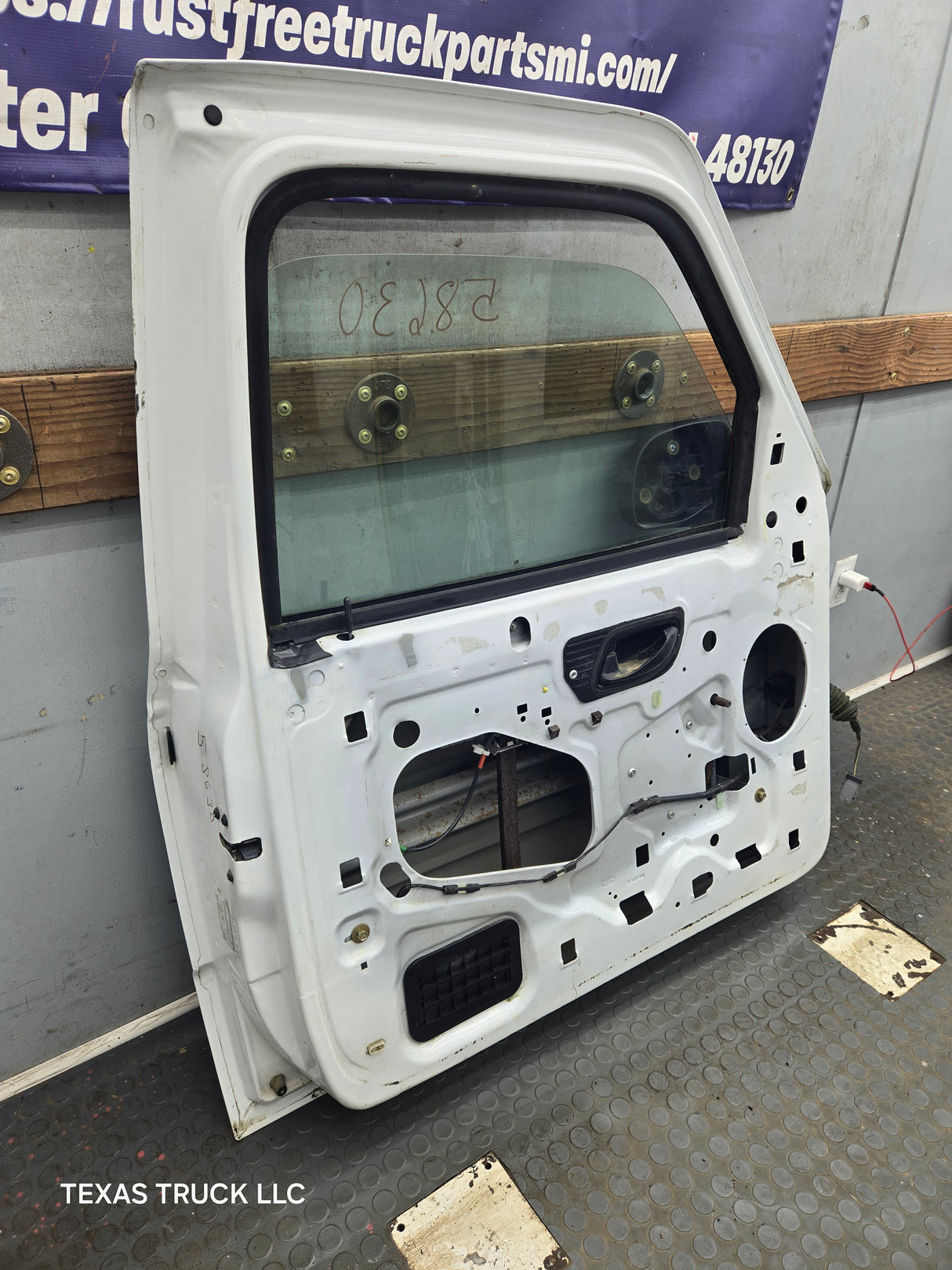 2003-2005 Ford Ranger Driver Side Front Left Hand Door
