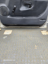 1999-2006 Chevrolet Silverado / GMC Sierra 1500 2500 3500 HD Front Passenger Side Door RH