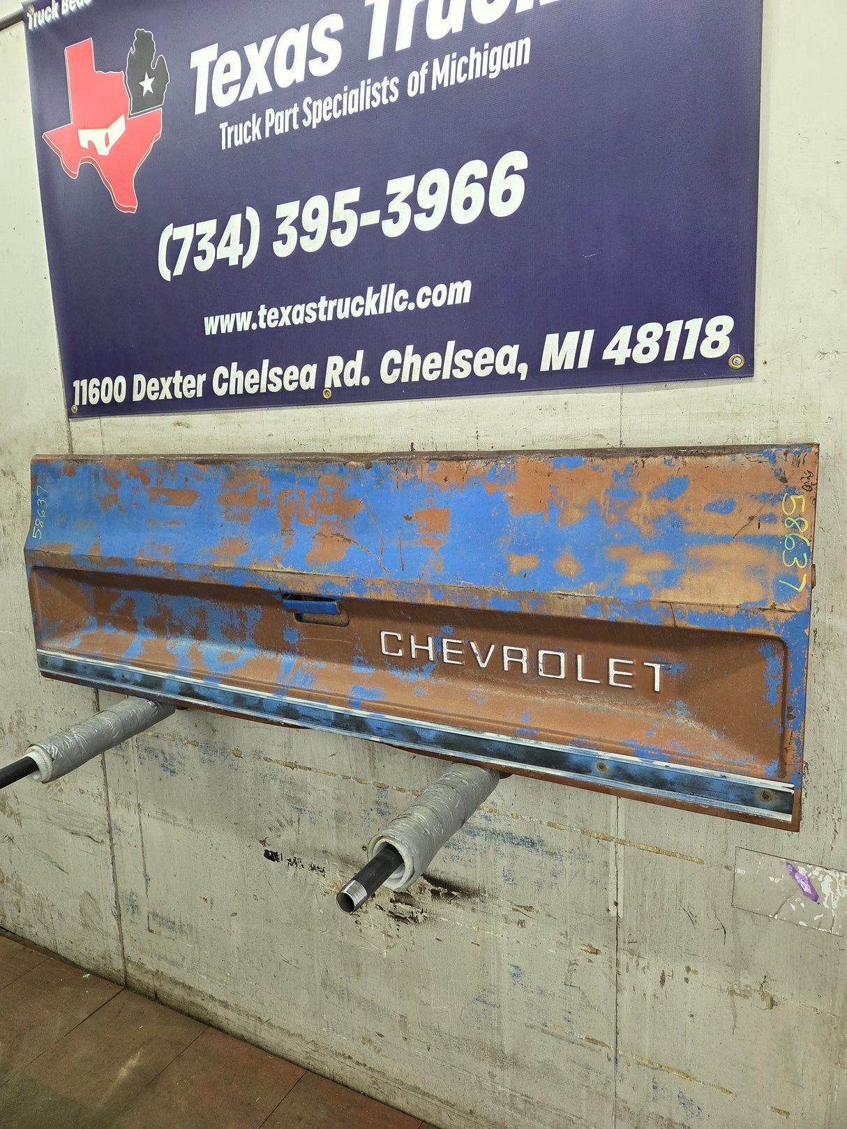 1973-1987 Chevrolet / GMC Square Body Tailgate C10 C15 C20 C25 C35 K10 K15 K20 K25 K35