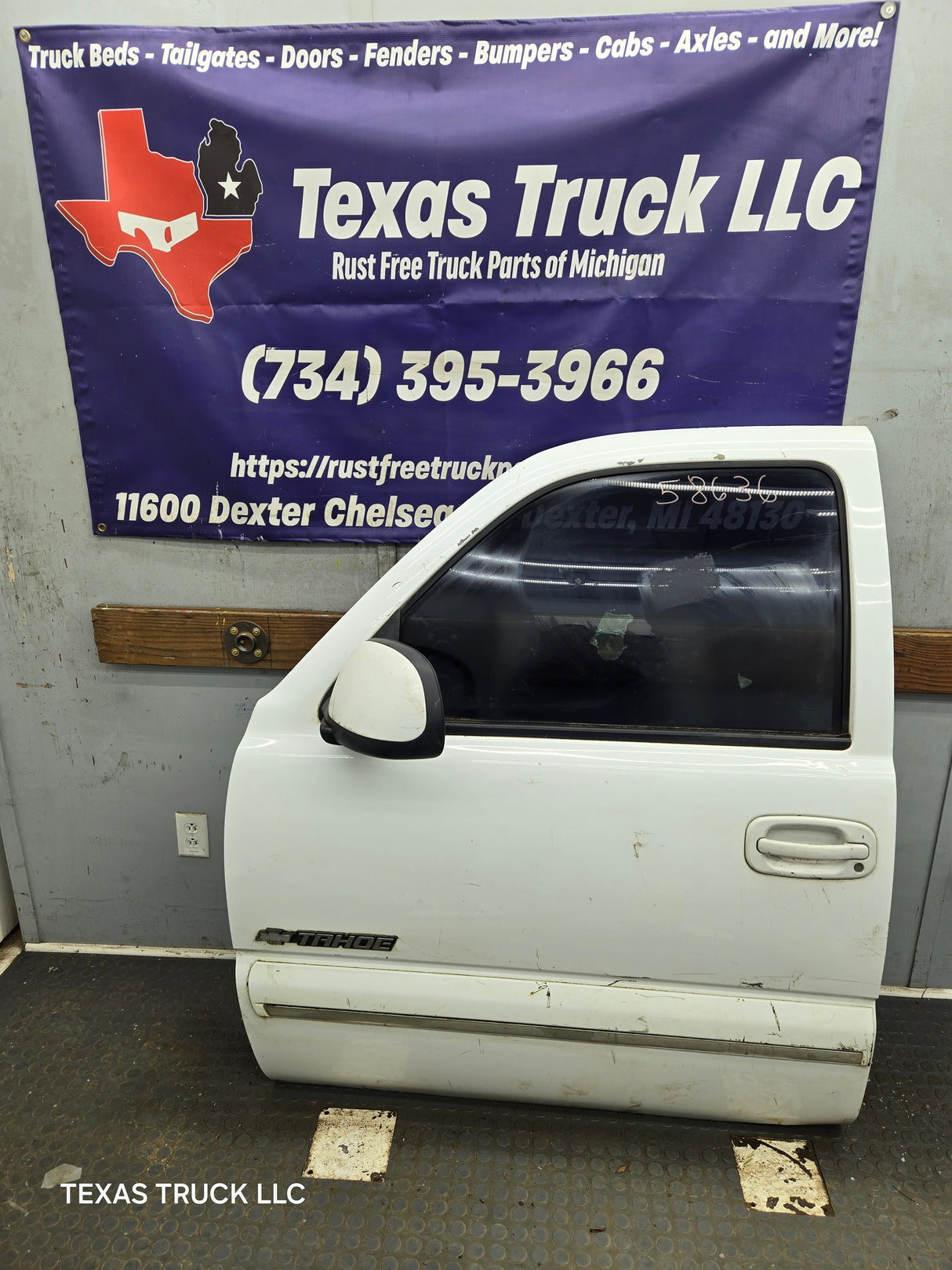 1999-2006 Chevrolet Silverado / GMC Sierra 1500 2500 3500 HD Front Driver Side Door LH