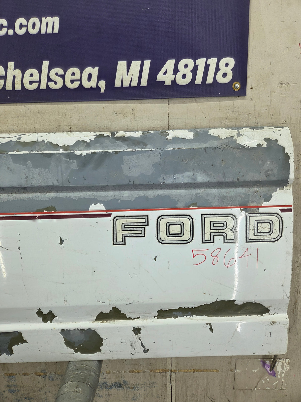 1980-1997 Bullnose / Bricknose / OBS Ford F100 F150 F250 F350 Tailgate