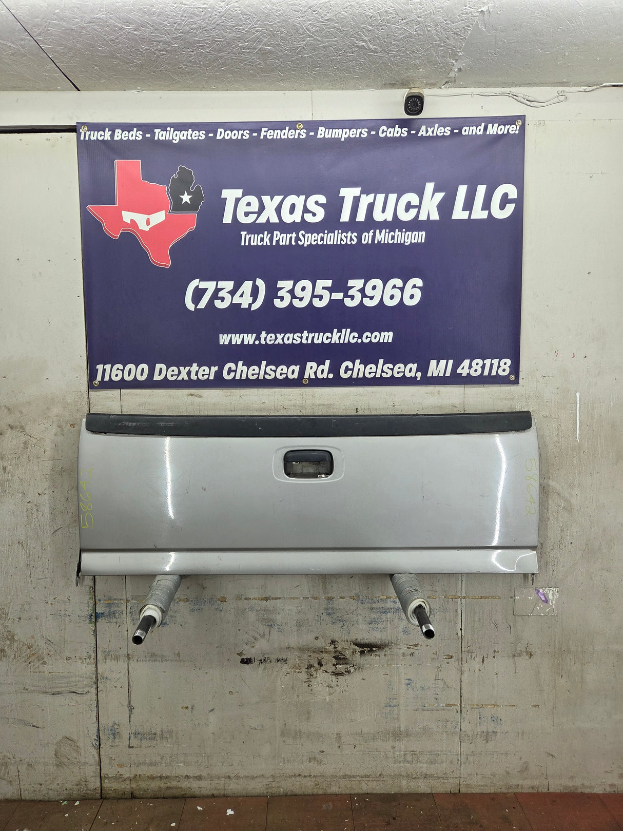 1999-2007 Chevrolet Silverado / GMC Sierra 1500 2500 3500 HD Tailgate